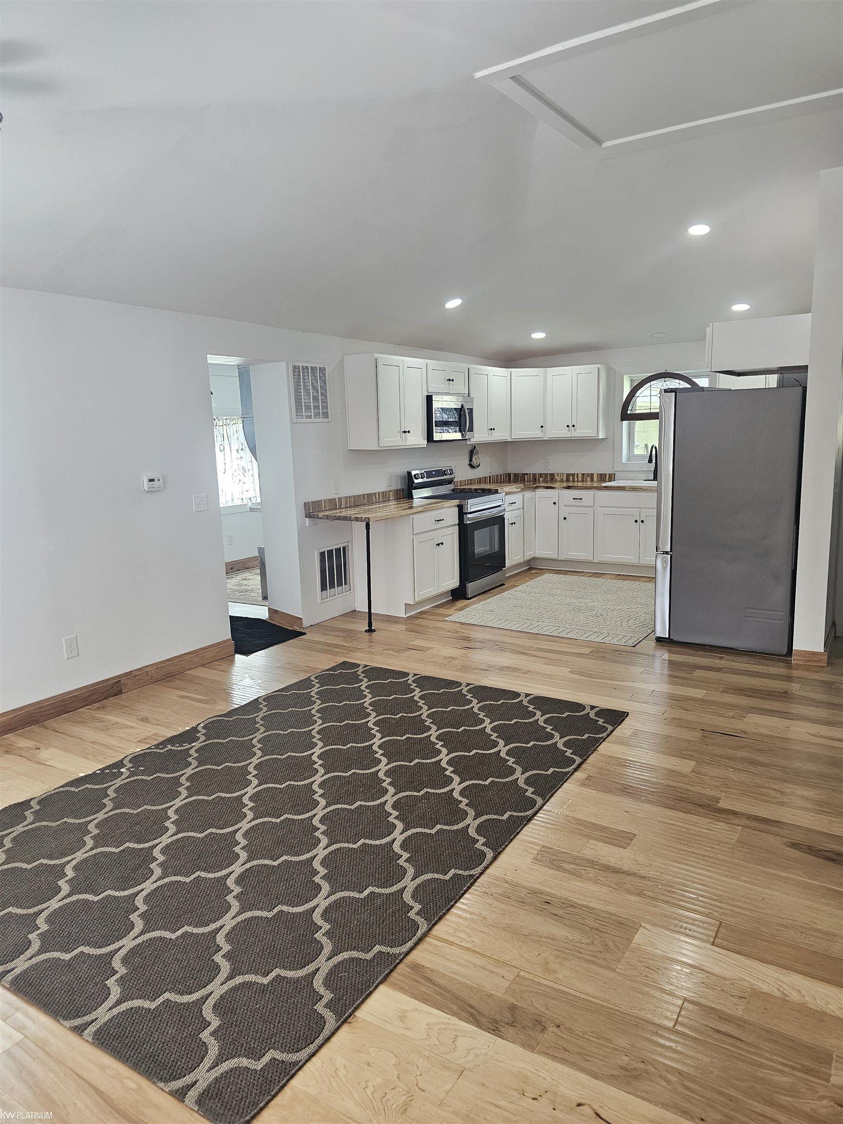 7354 Byron Drive Property Photo 6