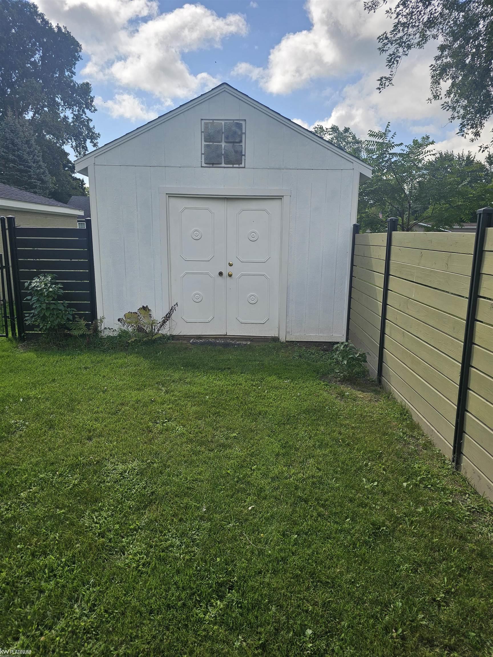 7354 Byron Drive Property Photo 21