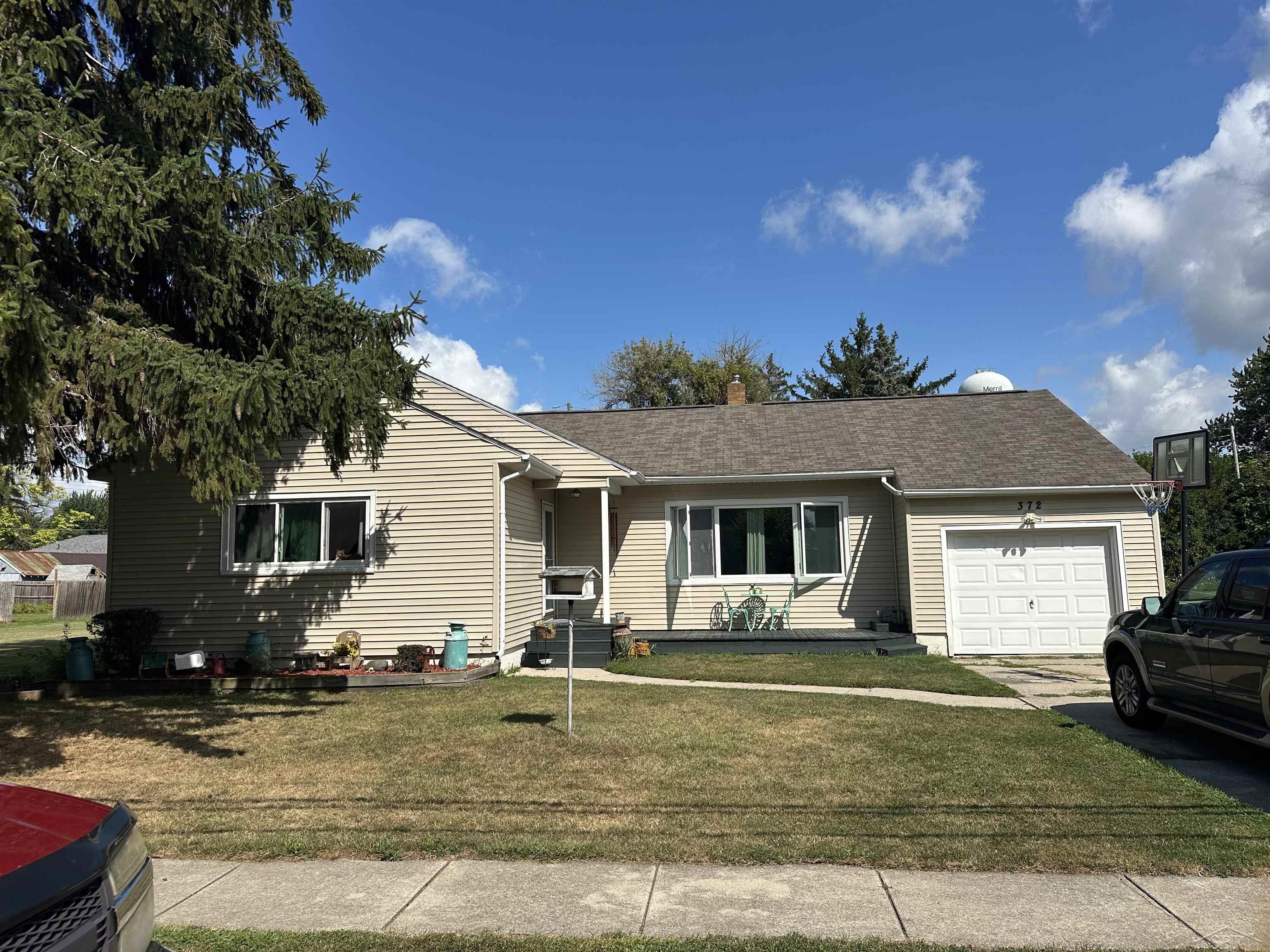 372 E Alice Street Property Photo 2