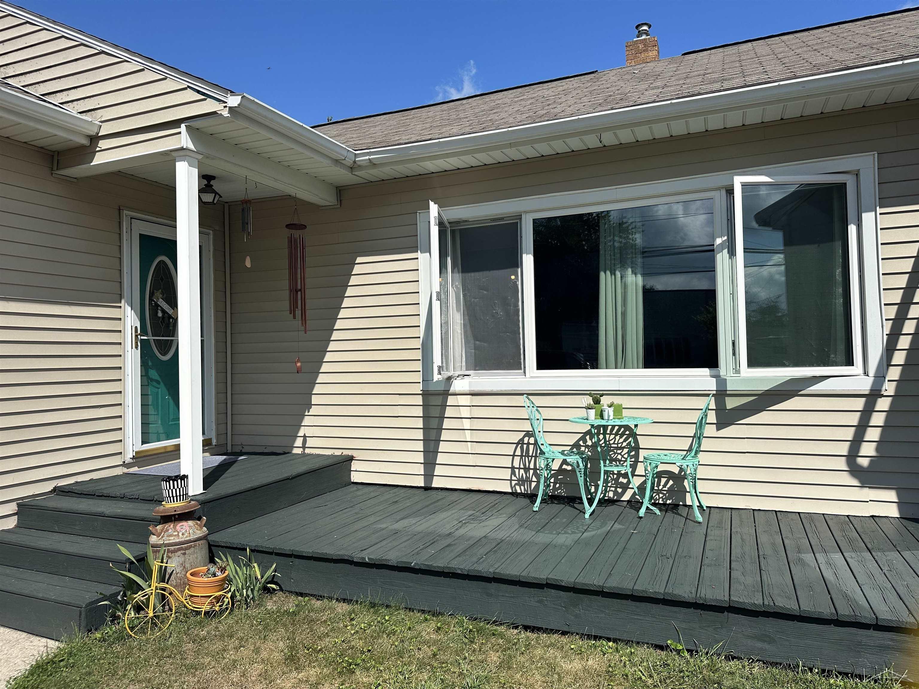 372 E Alice Street Property Photo 4