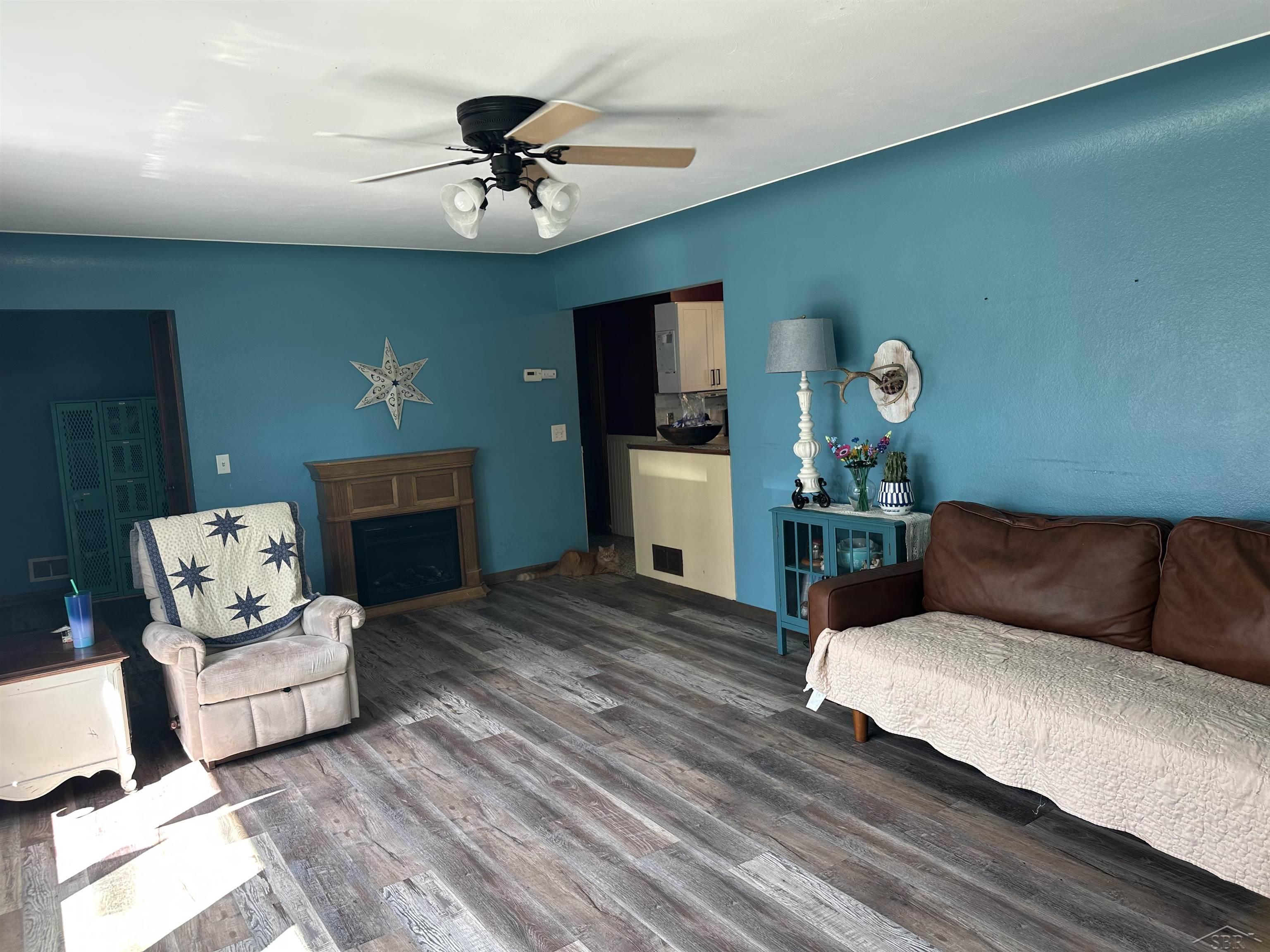 372 E Alice Street Property Photo 8