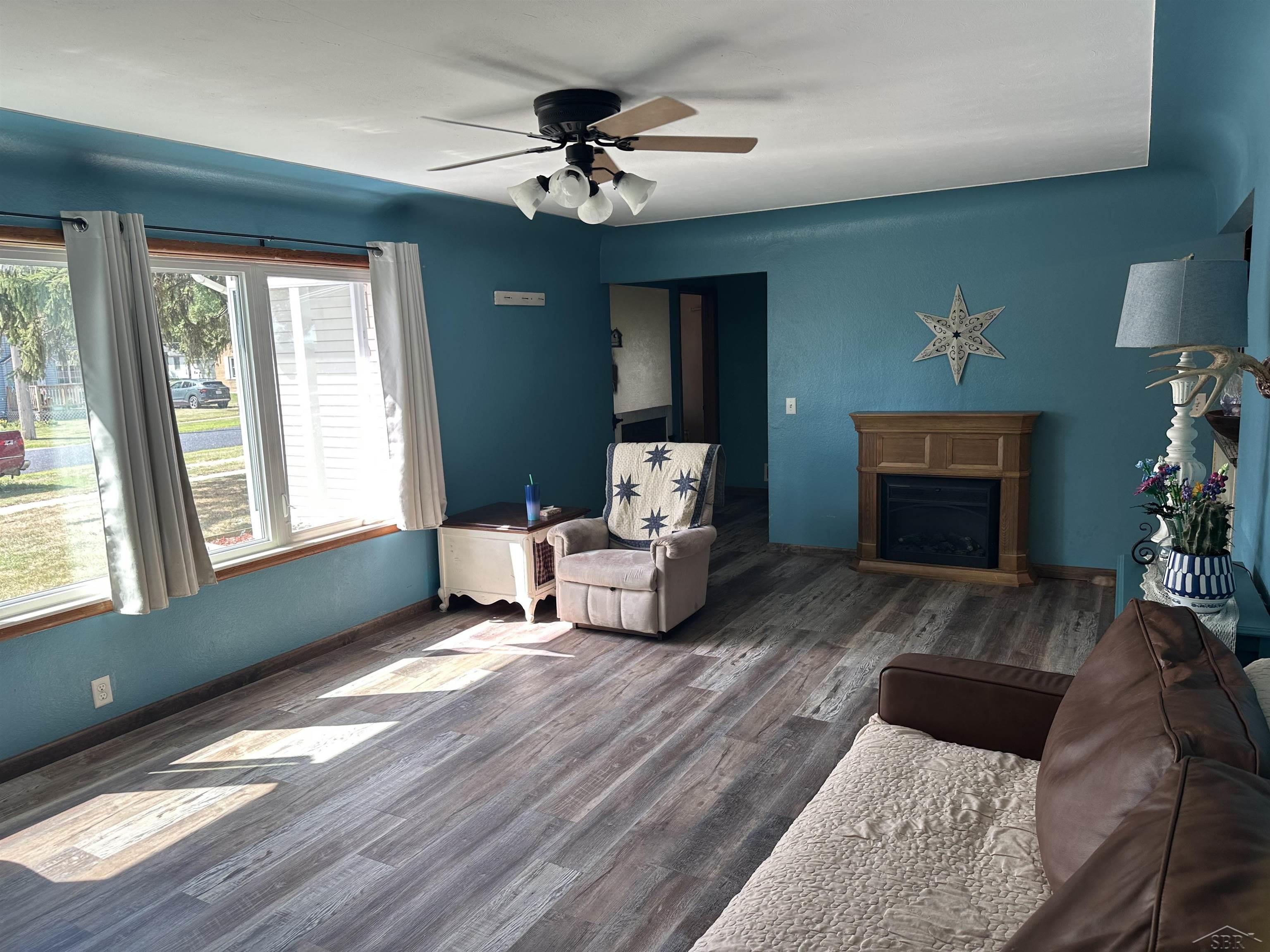 372 E Alice Street Property Photo 9