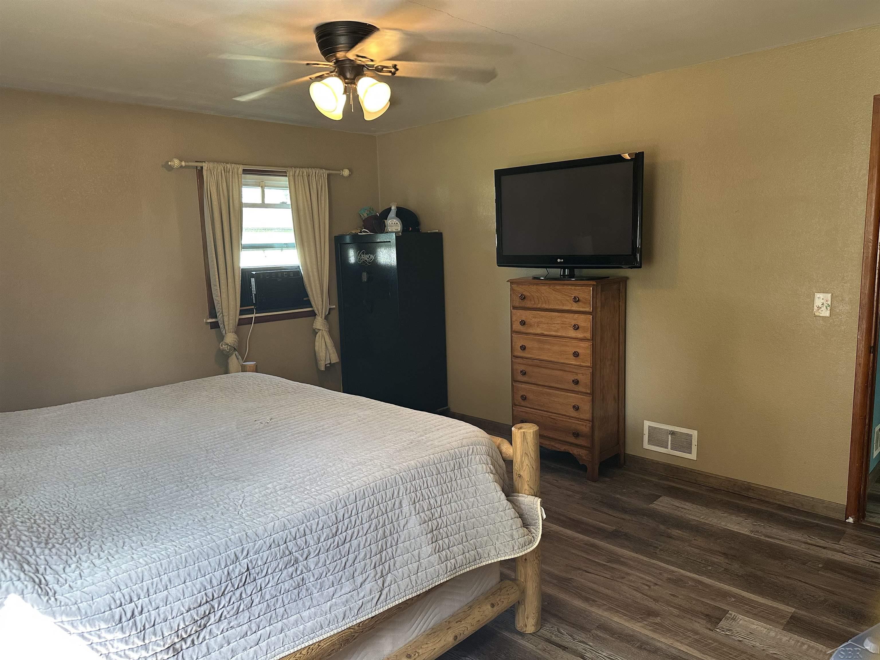 372 E Alice Street Property Photo 14
