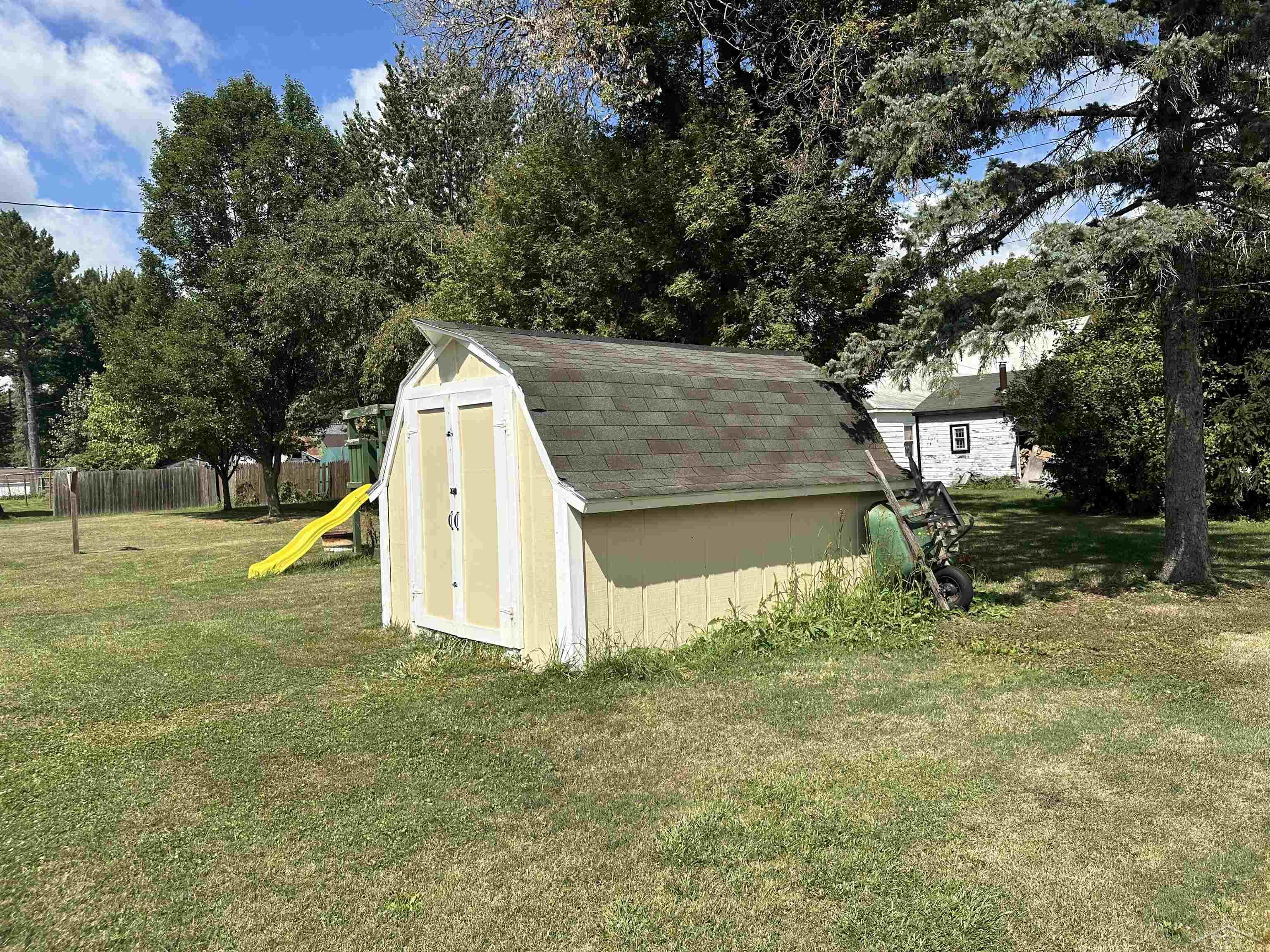 372 E Alice Street Property Photo 26