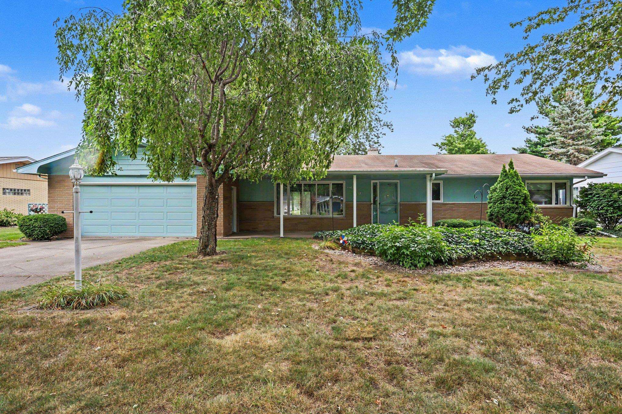 4677 Bloomfield Drive Property Photo 1