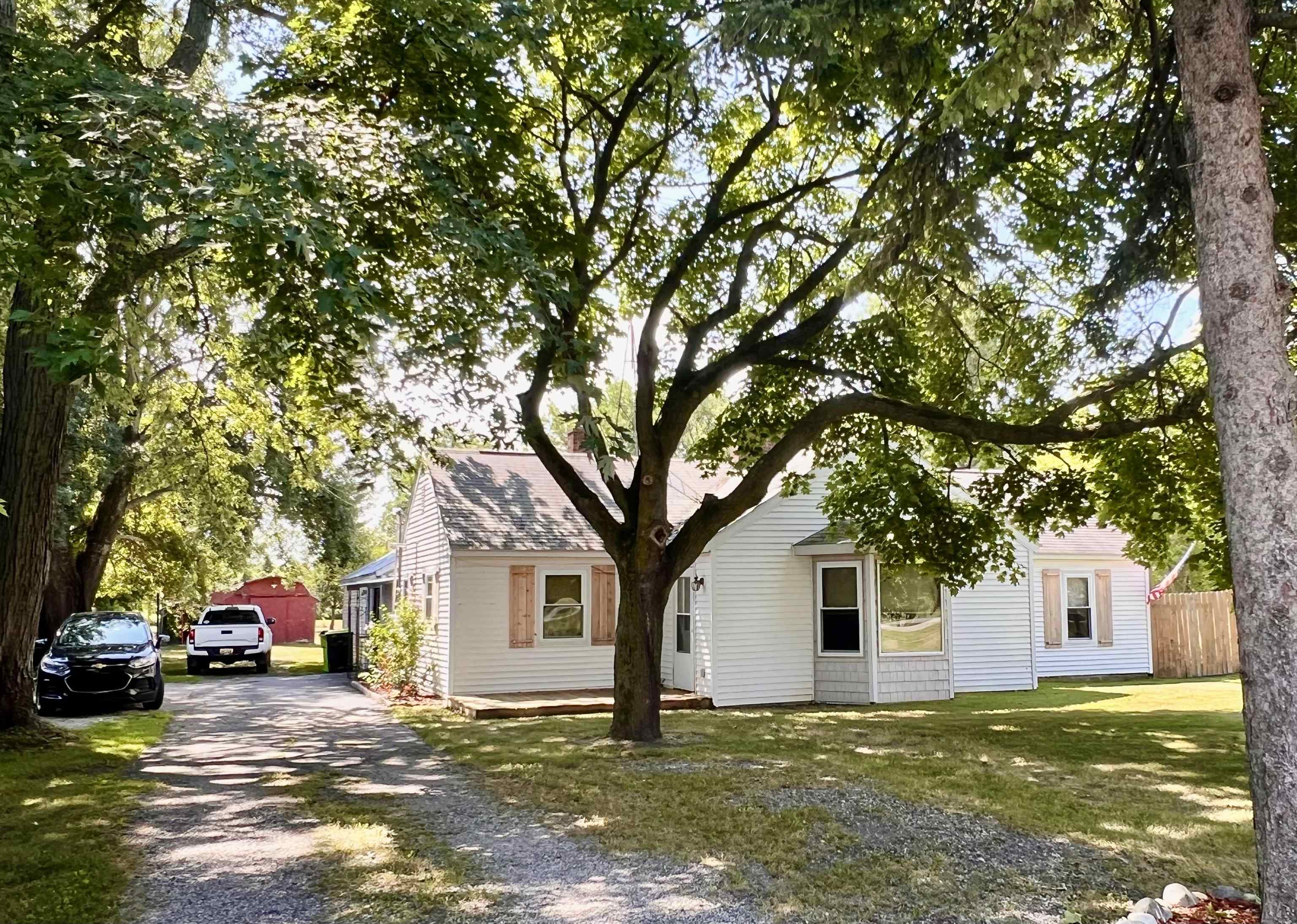 1946 E Parish Road Property Photo 1