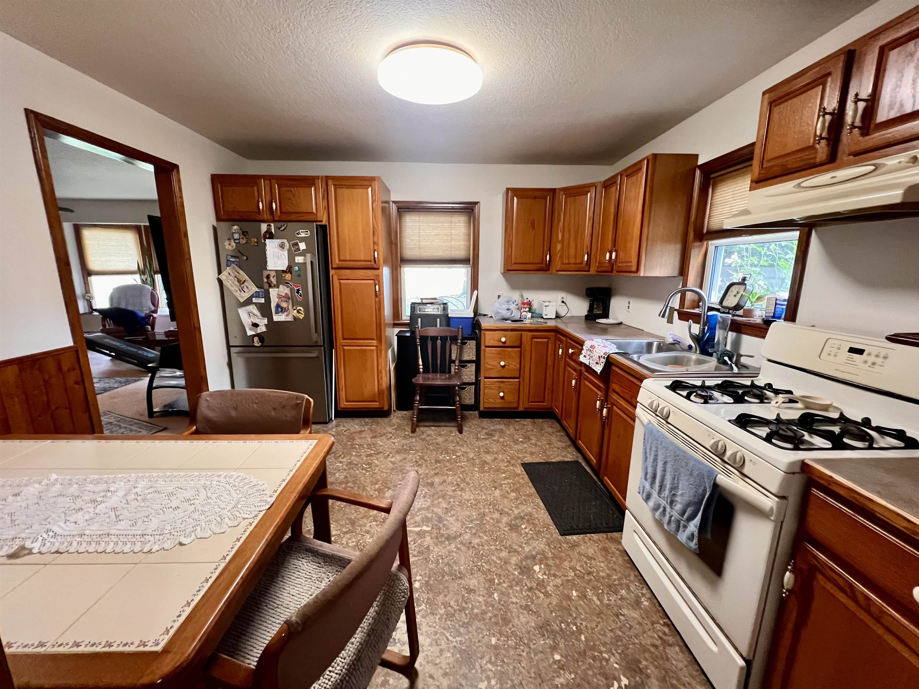 1946 E Parish Road Property Photo 8