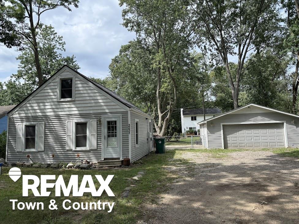 3238 Newton Road Property Photo 1