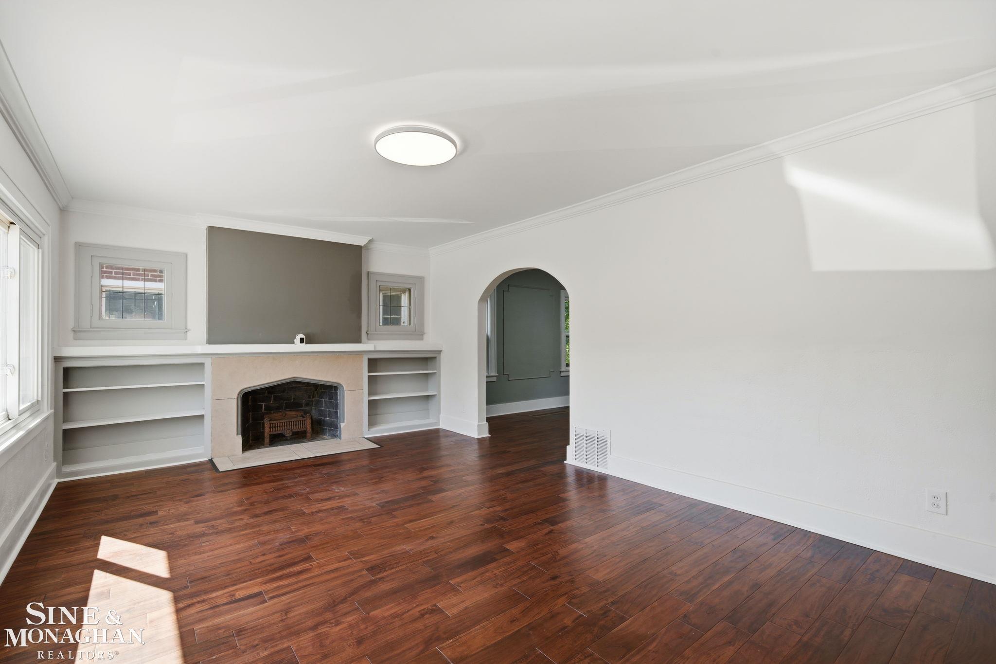 591 Chalmers Street Property Photo 2