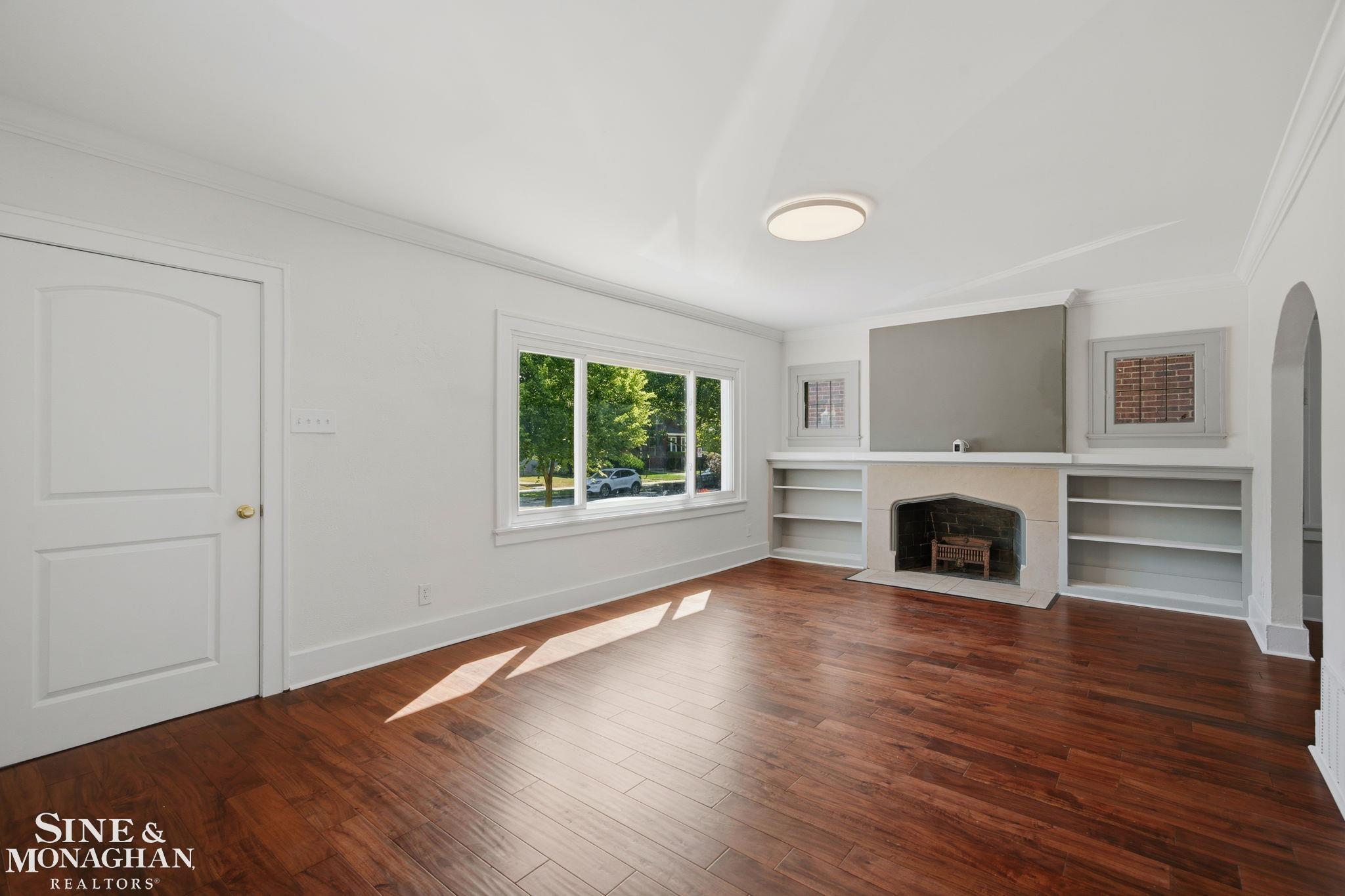 591 Chalmers Street Property Photo 3