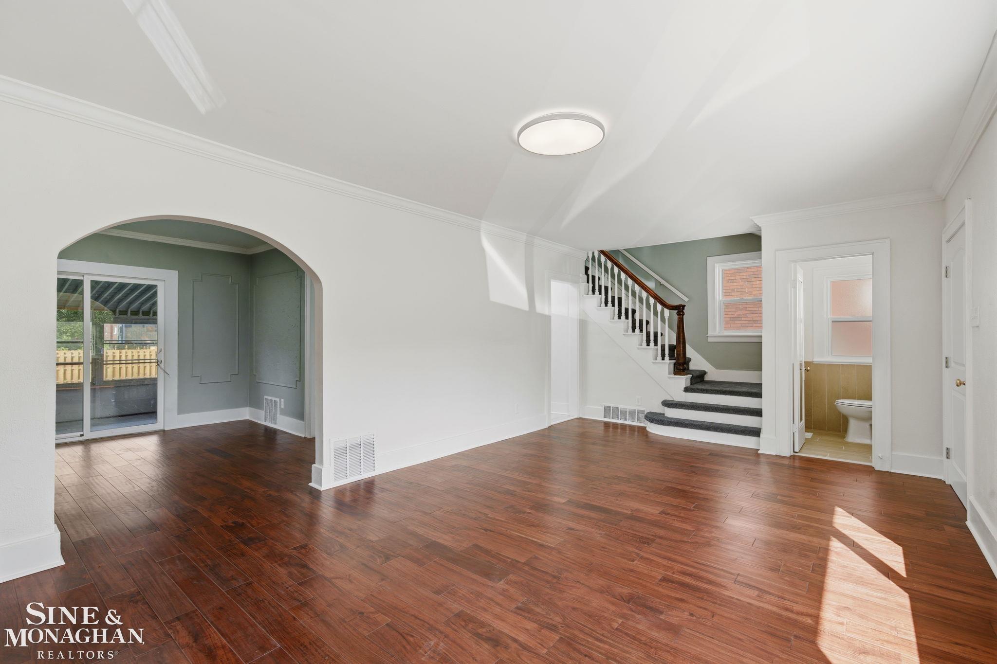591 Chalmers Street Property Photo 4