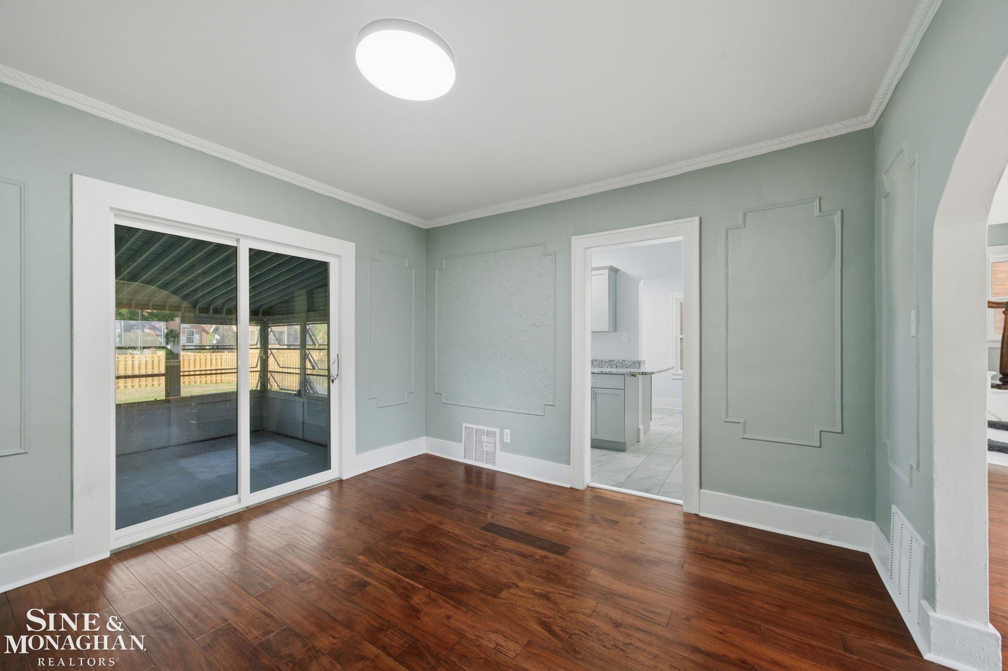 591 Chalmers Street Property Photo 6