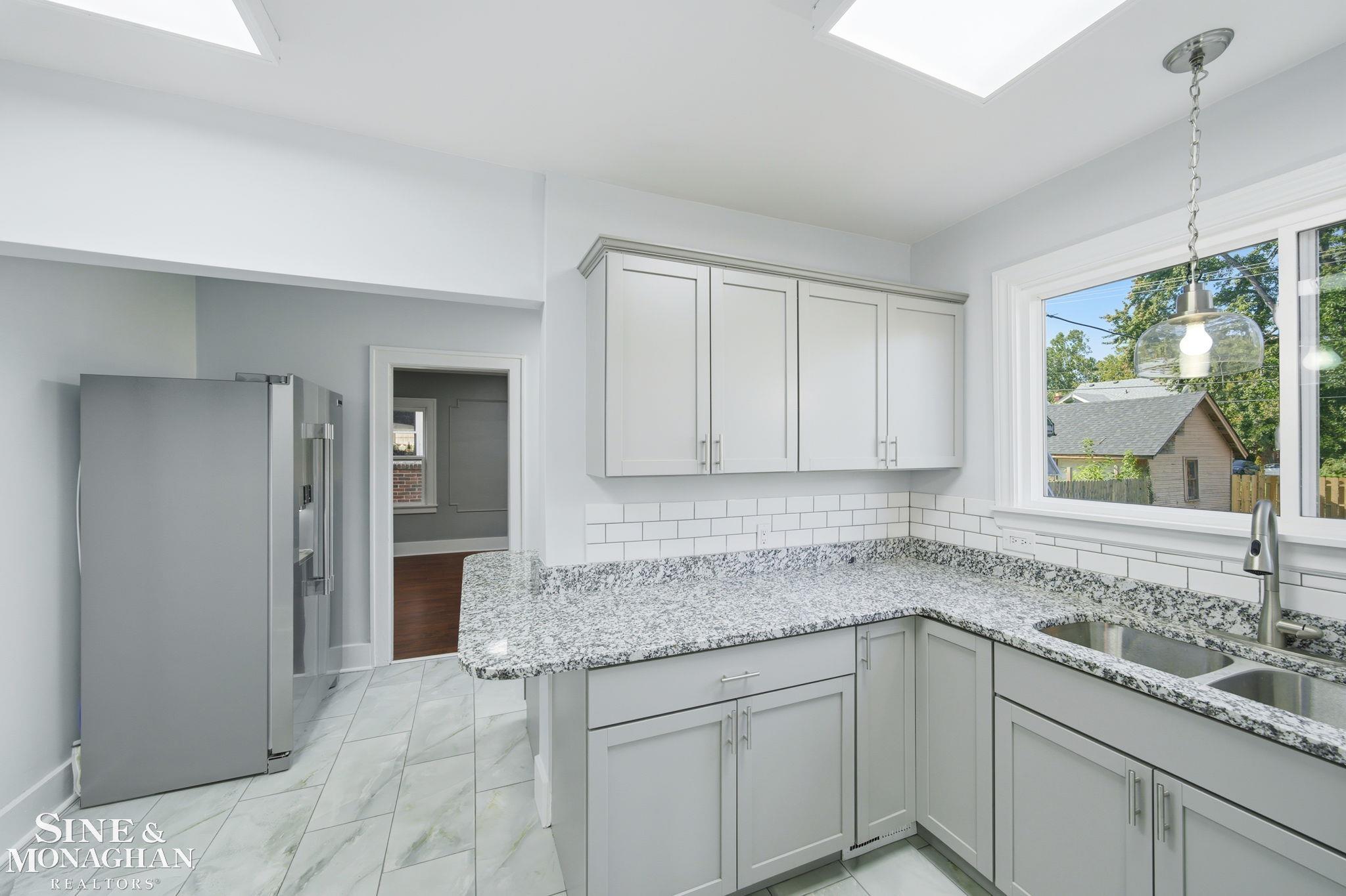 591 Chalmers Street Property Photo 9