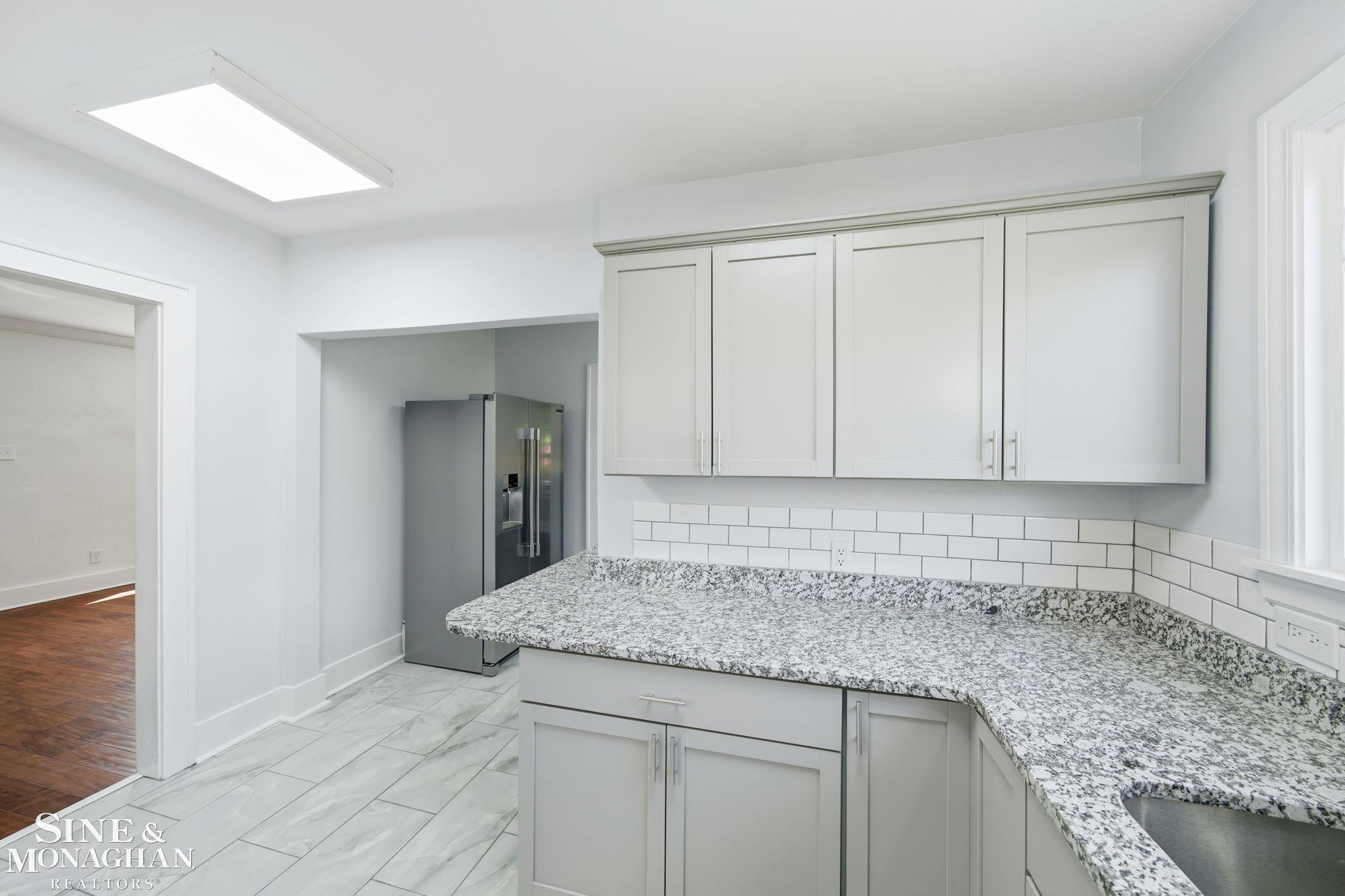 591 Chalmers Street Property Photo 11