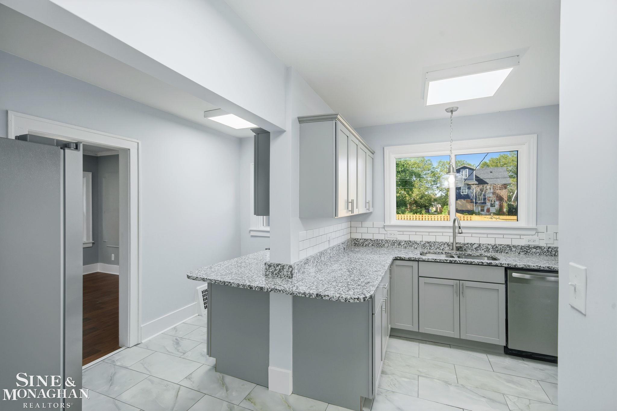 591 Chalmers Street Property Photo 12