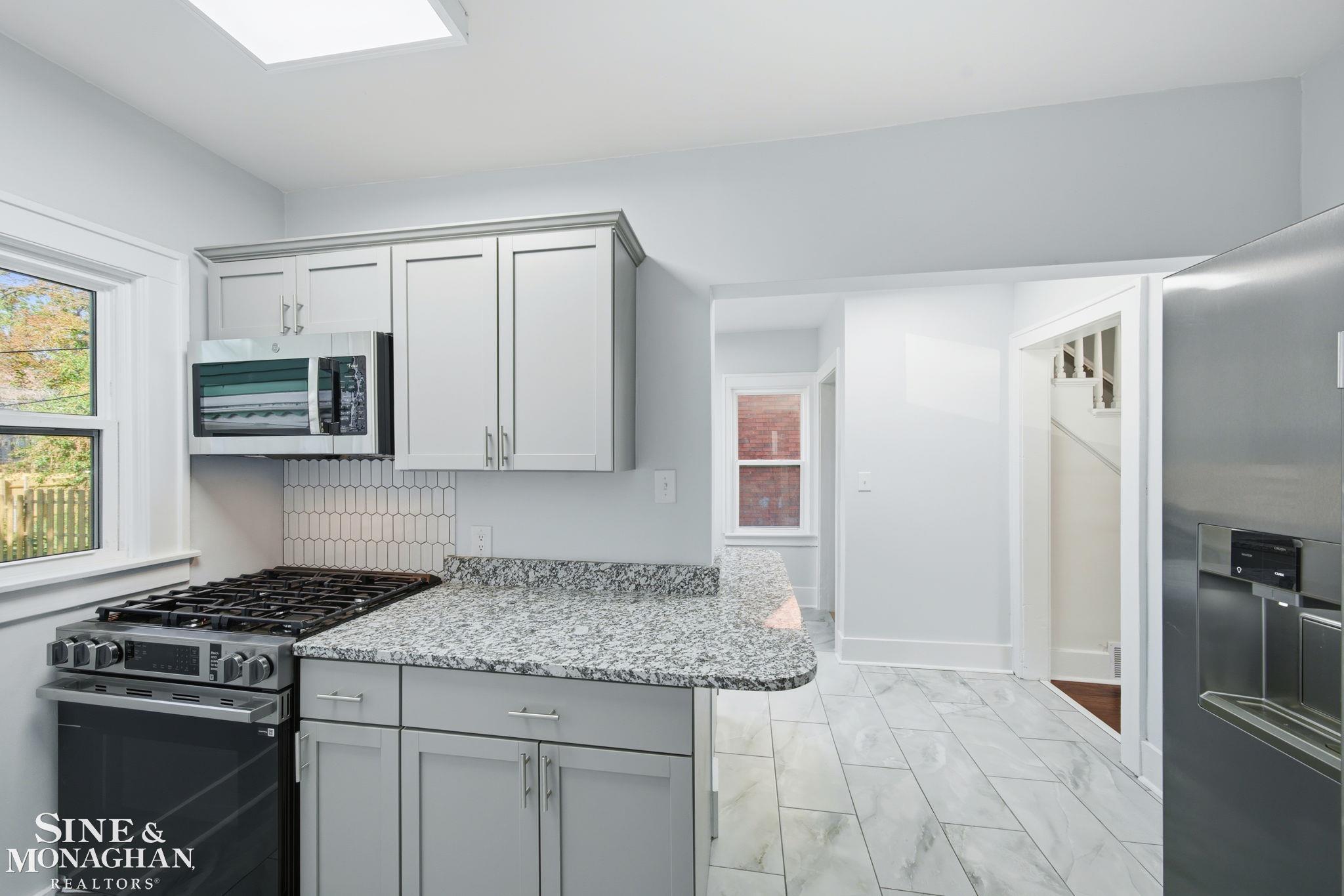 591 Chalmers Street Property Photo 13