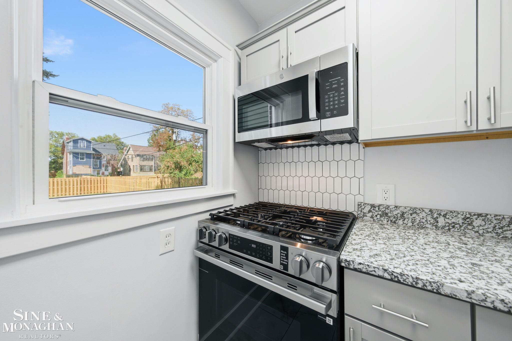 591 Chalmers Street Property Photo 16