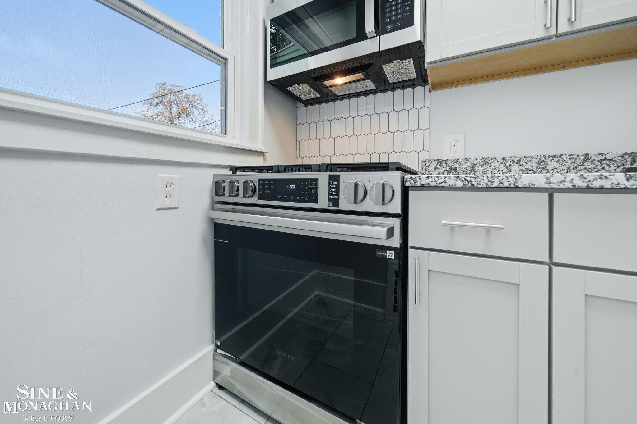 591 Chalmers Street Property Photo 17