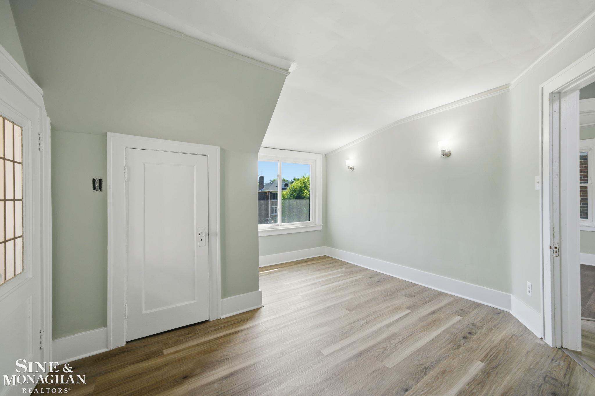 591 Chalmers Street Property Photo 24