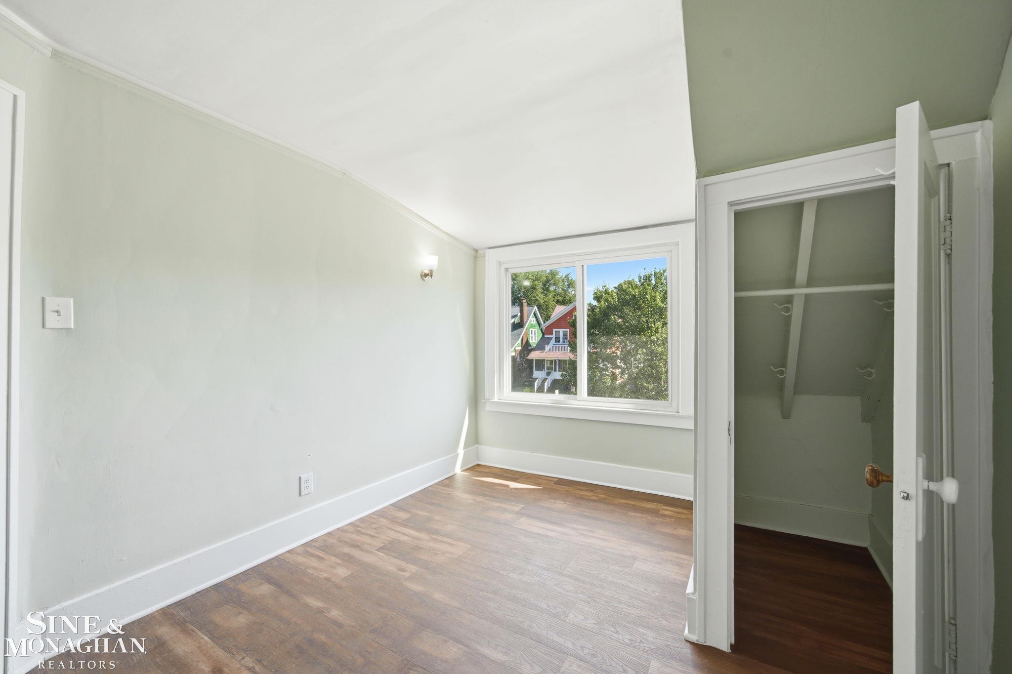 591 Chalmers Street Property Photo 26