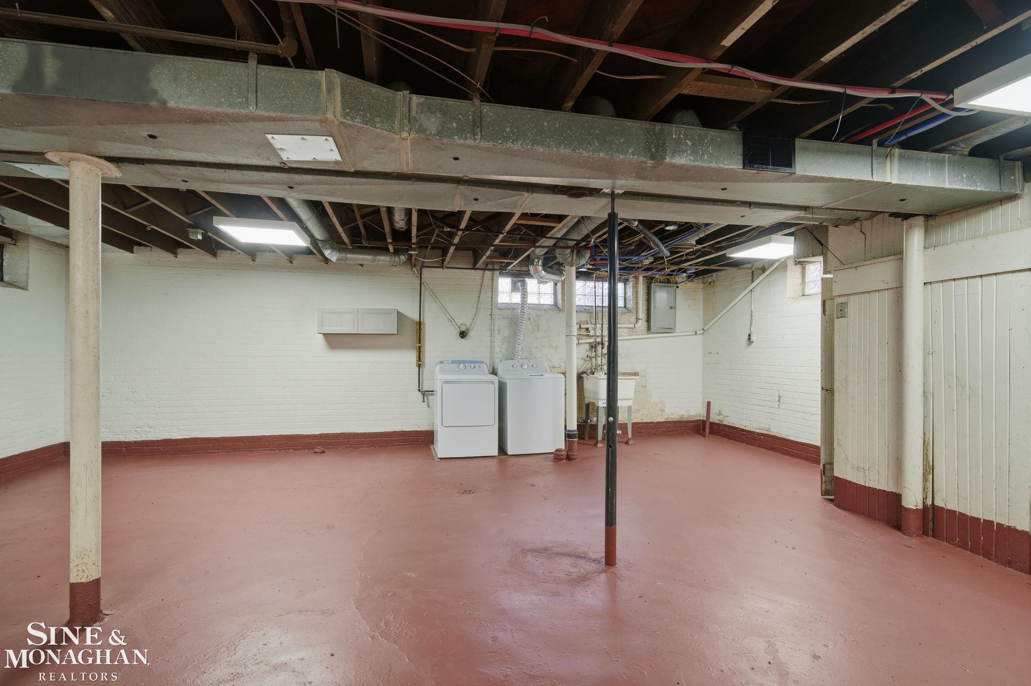 591 Chalmers Street Property Photo 36