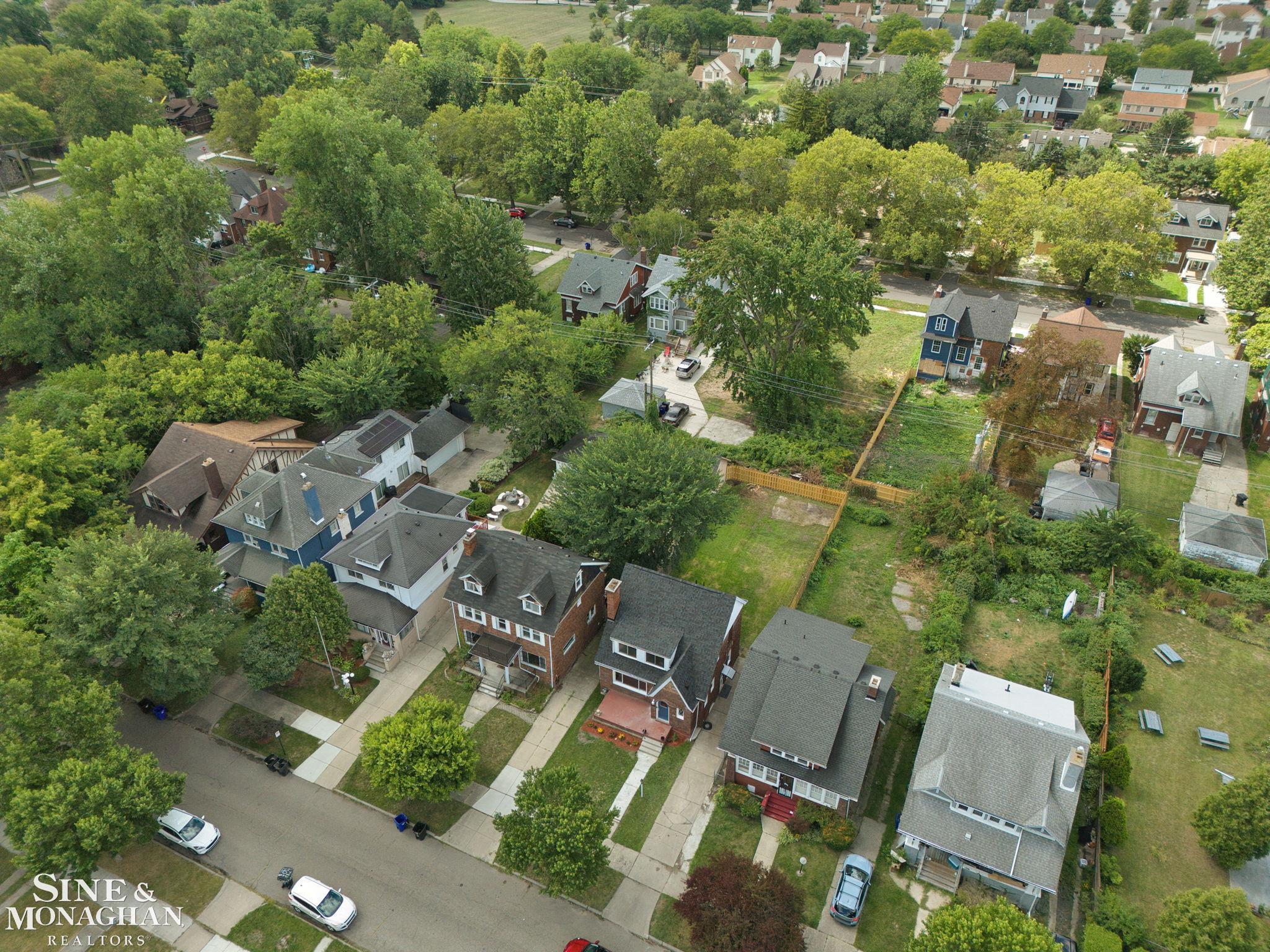 591 Chalmers Street Property Photo 40