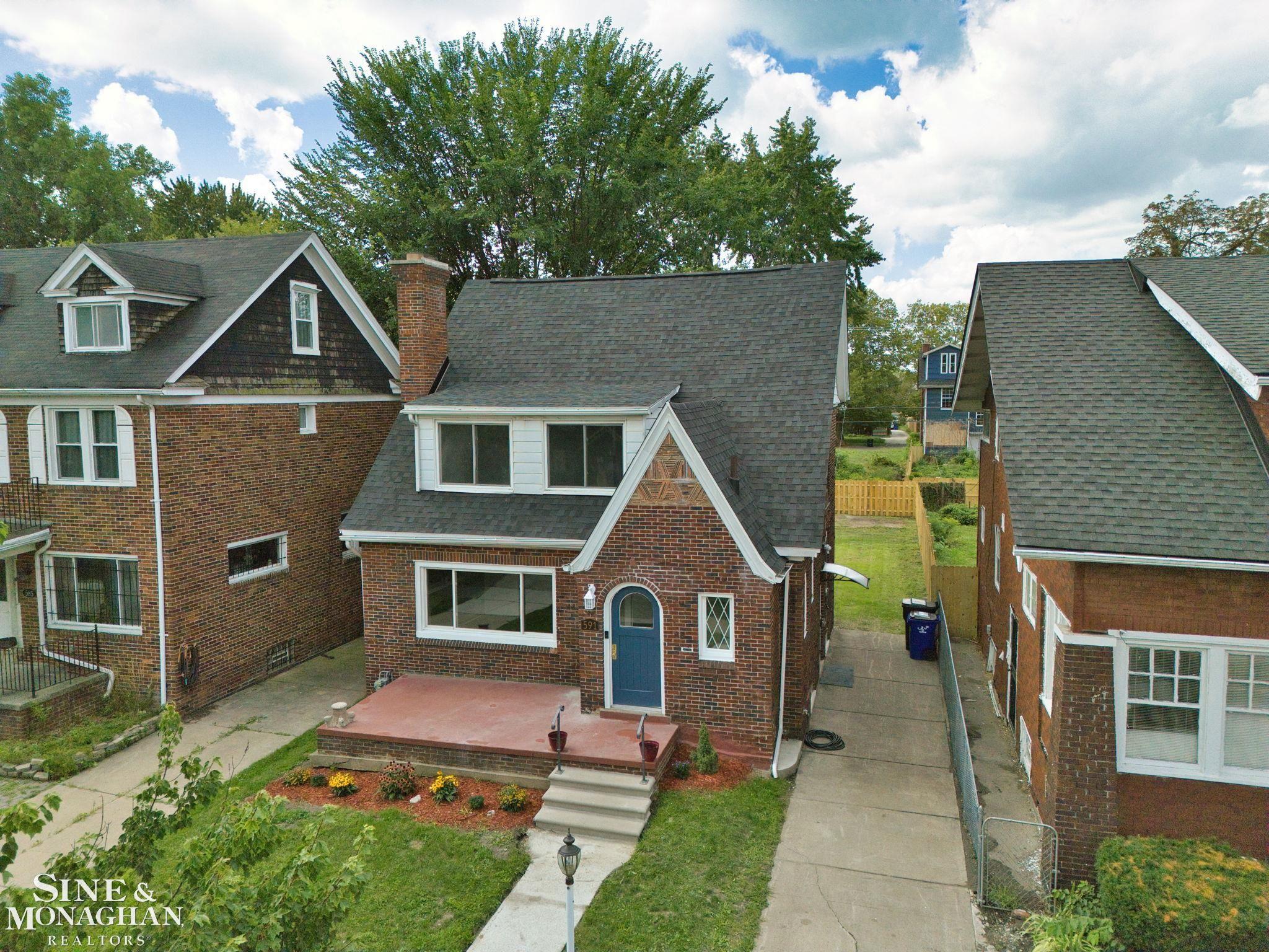 591 Chalmers Street Property Photo 46