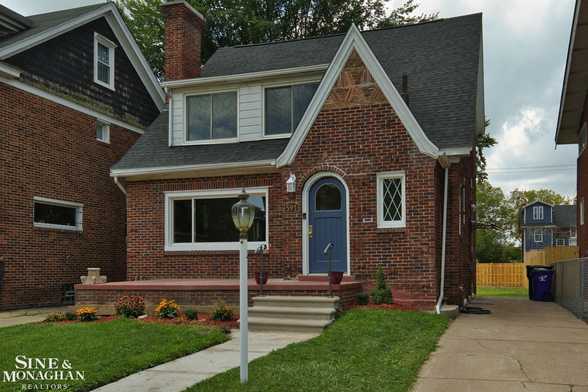 591 Chalmers Street Property Photo 48