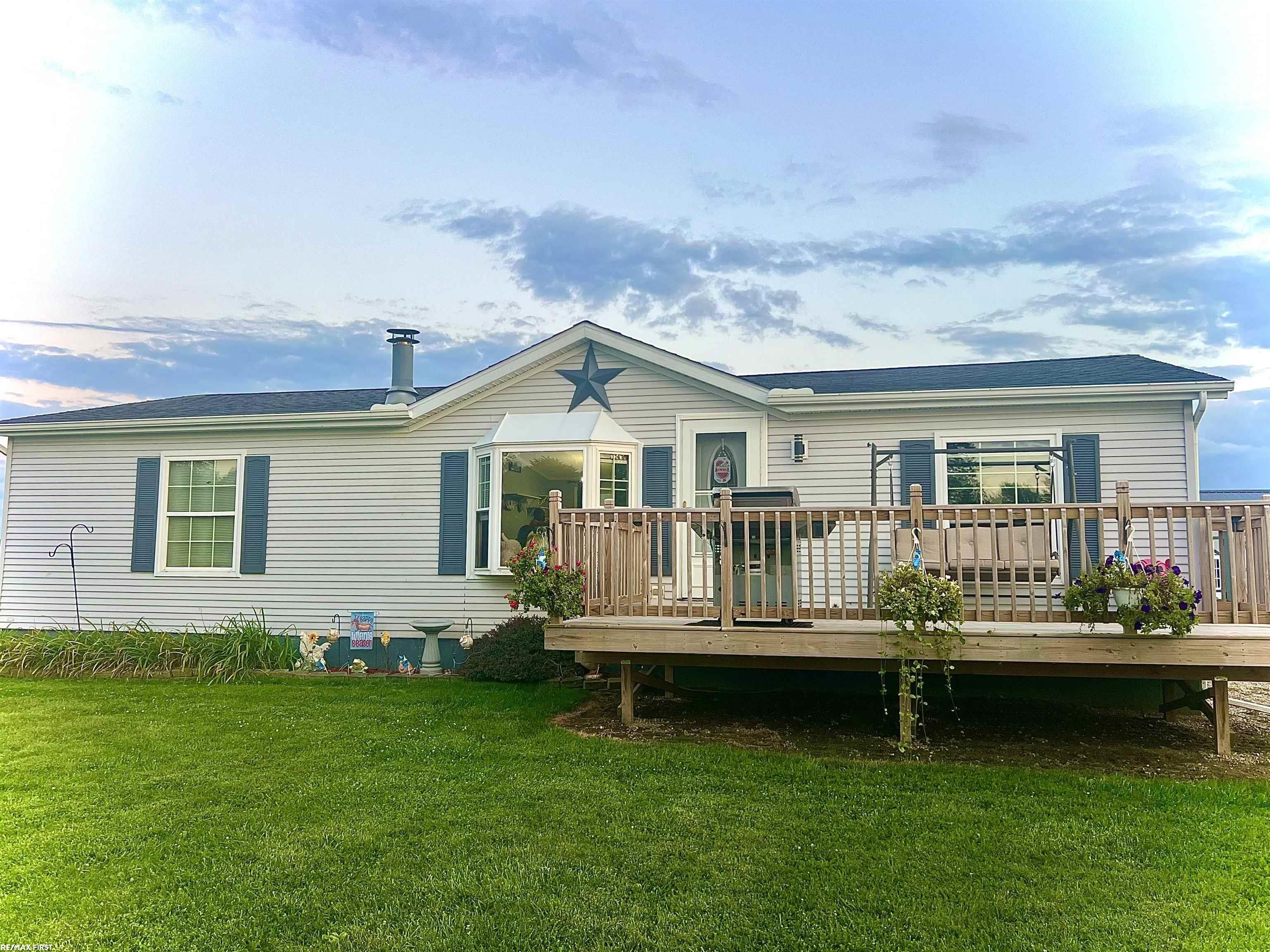 9551 Imlay City Road Property Photo 1