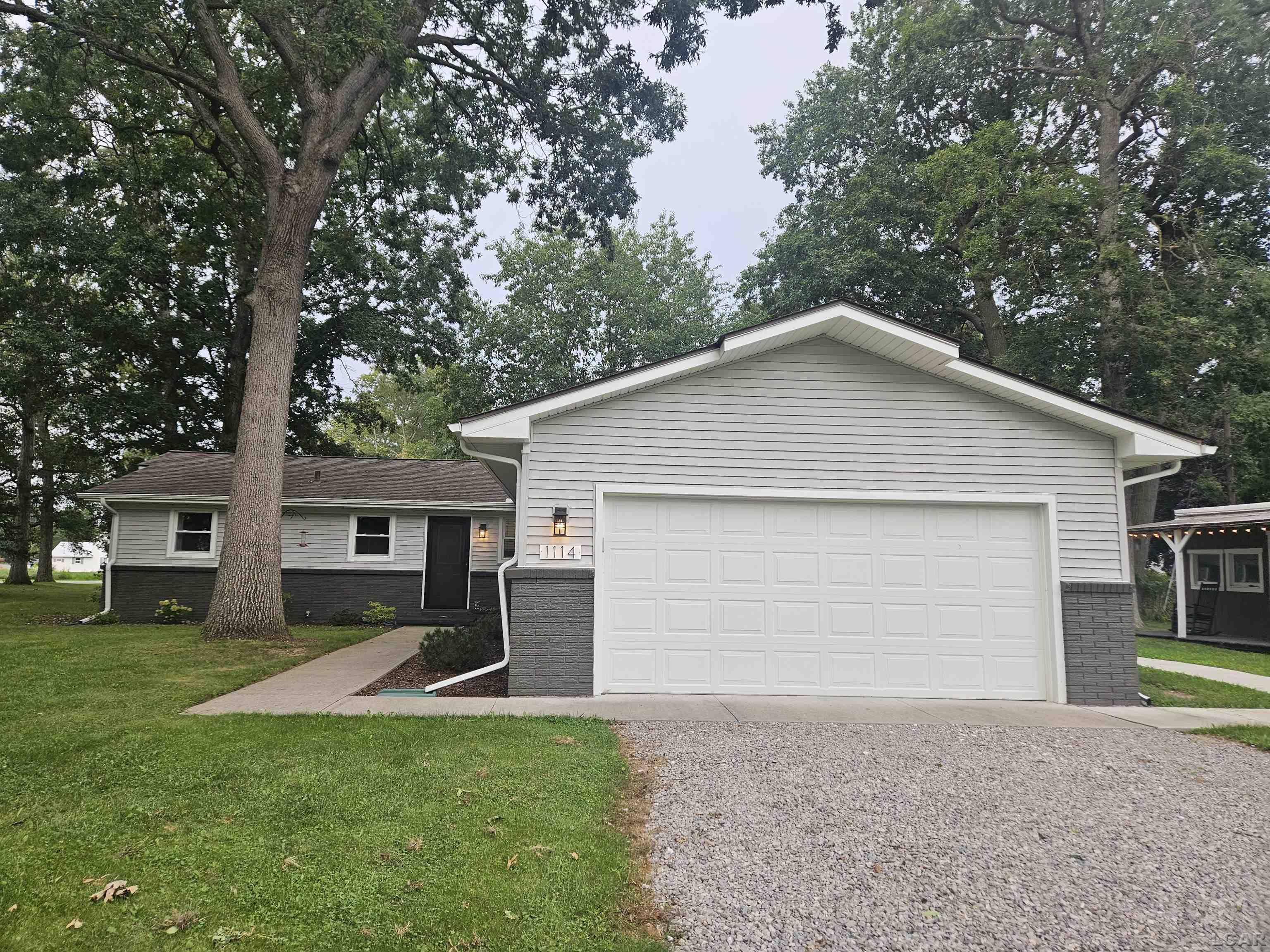 1114 W Samaria Road Property Photo 1