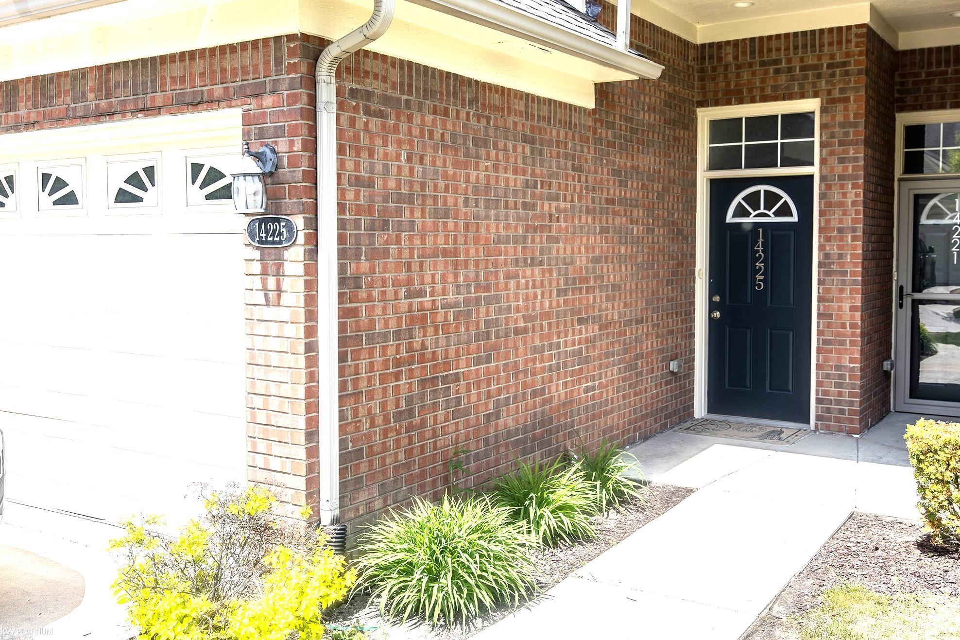 14225 Shadywood Drive Property Photo 1