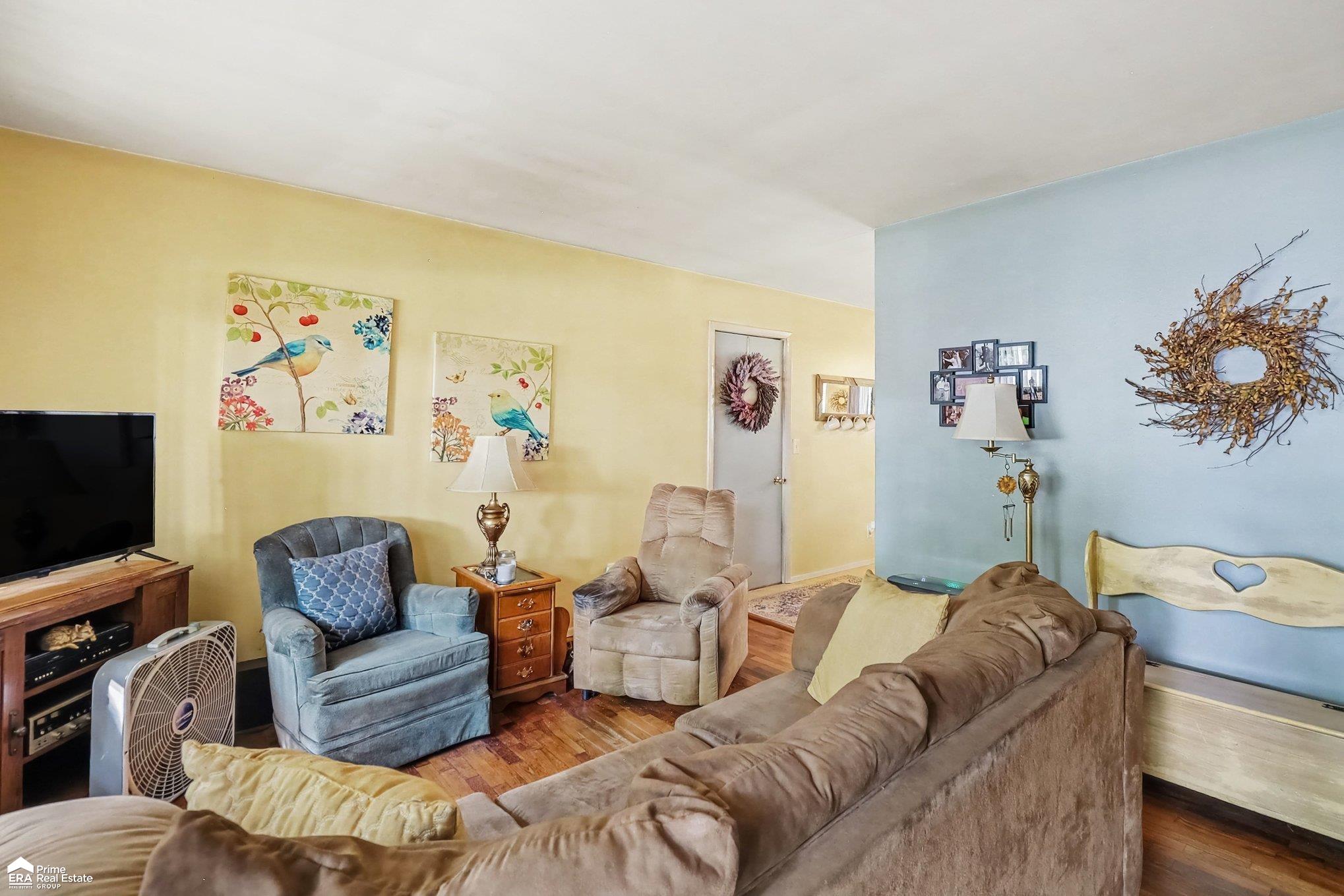 314 N Saginaw Street Property Photo 9