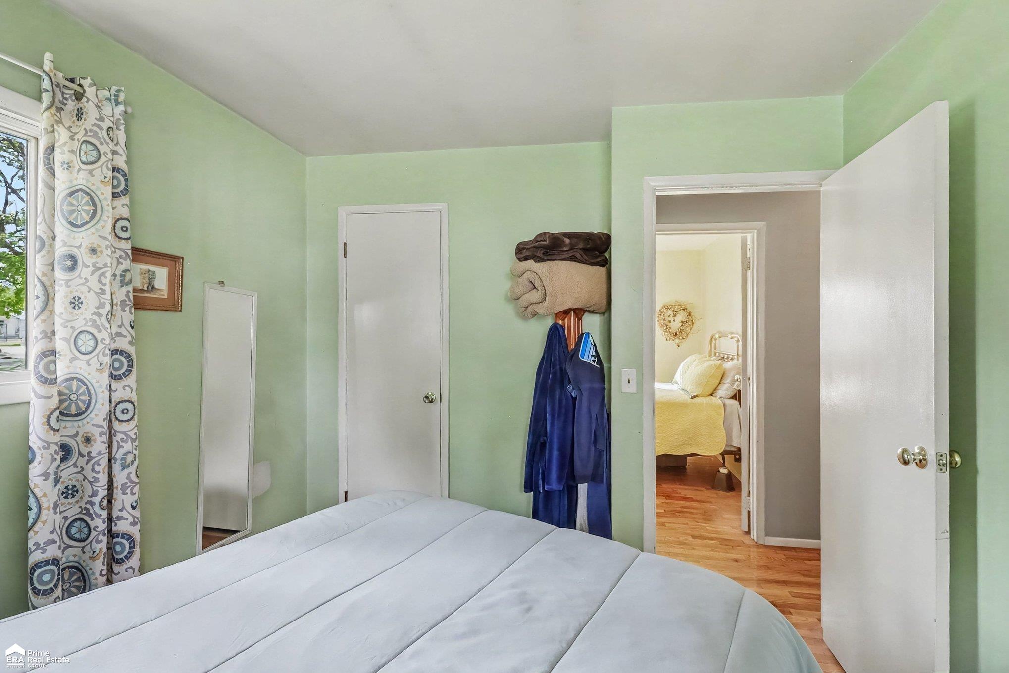 314 N Saginaw Street Property Photo 16