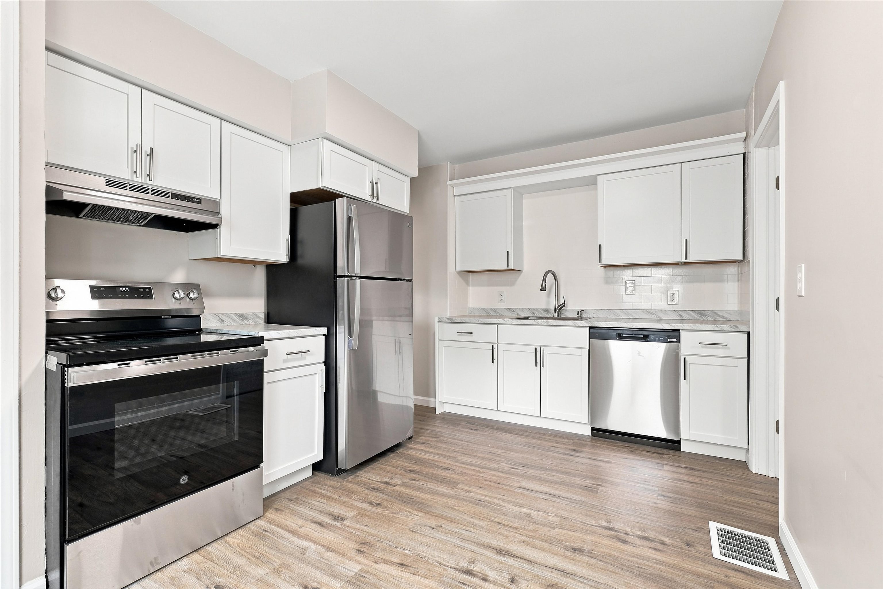 4209 Cuthbertson Street Property Photo 17