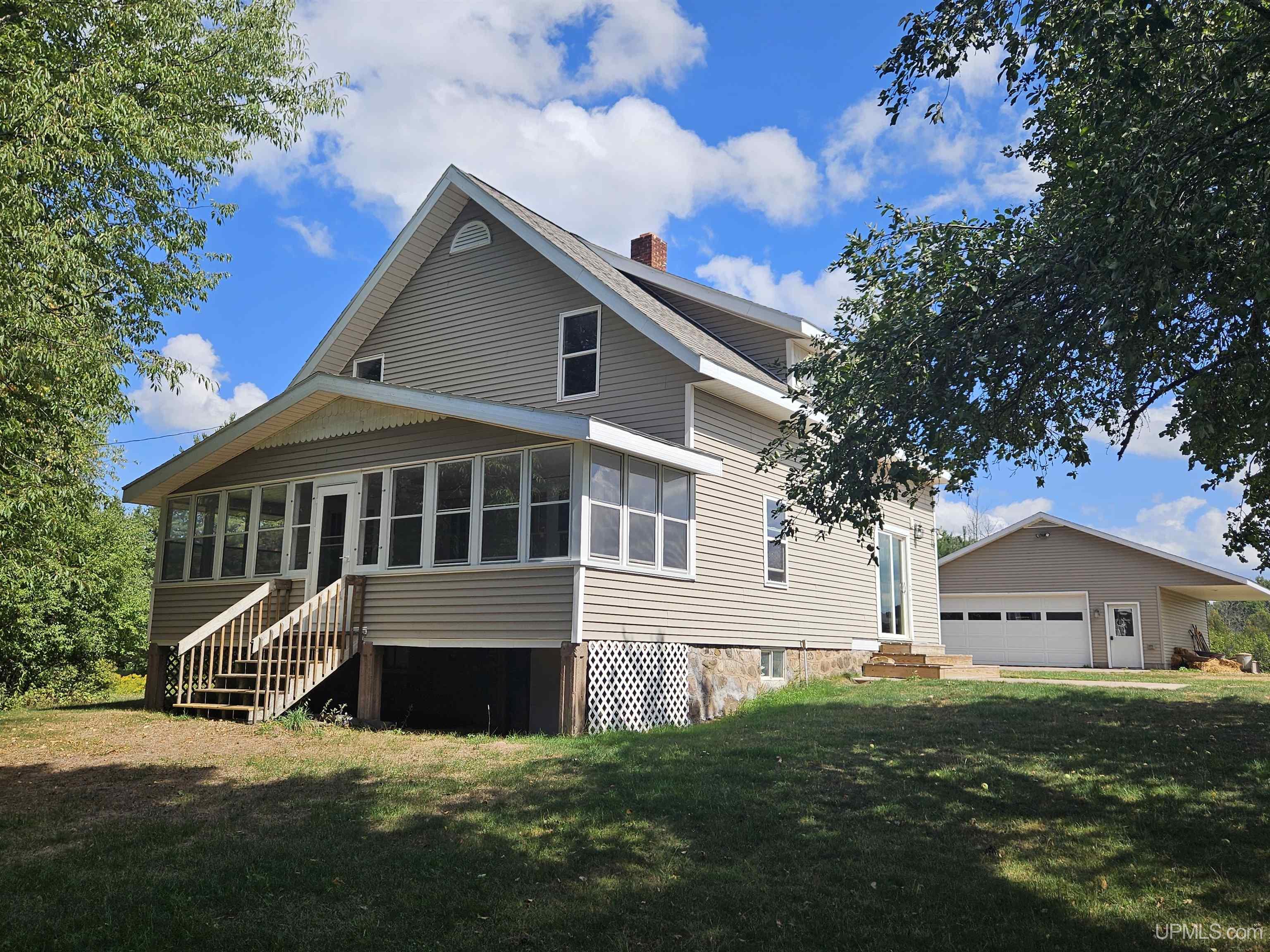 E5755 Bluffview Road Property Photo 1