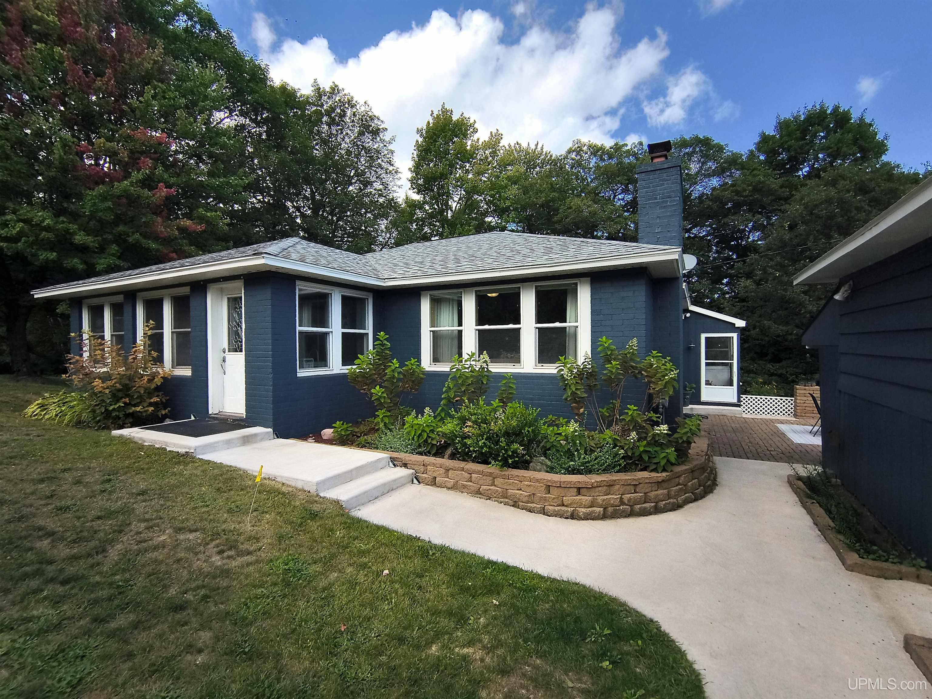 87 State M35 Highway Property Photo 1