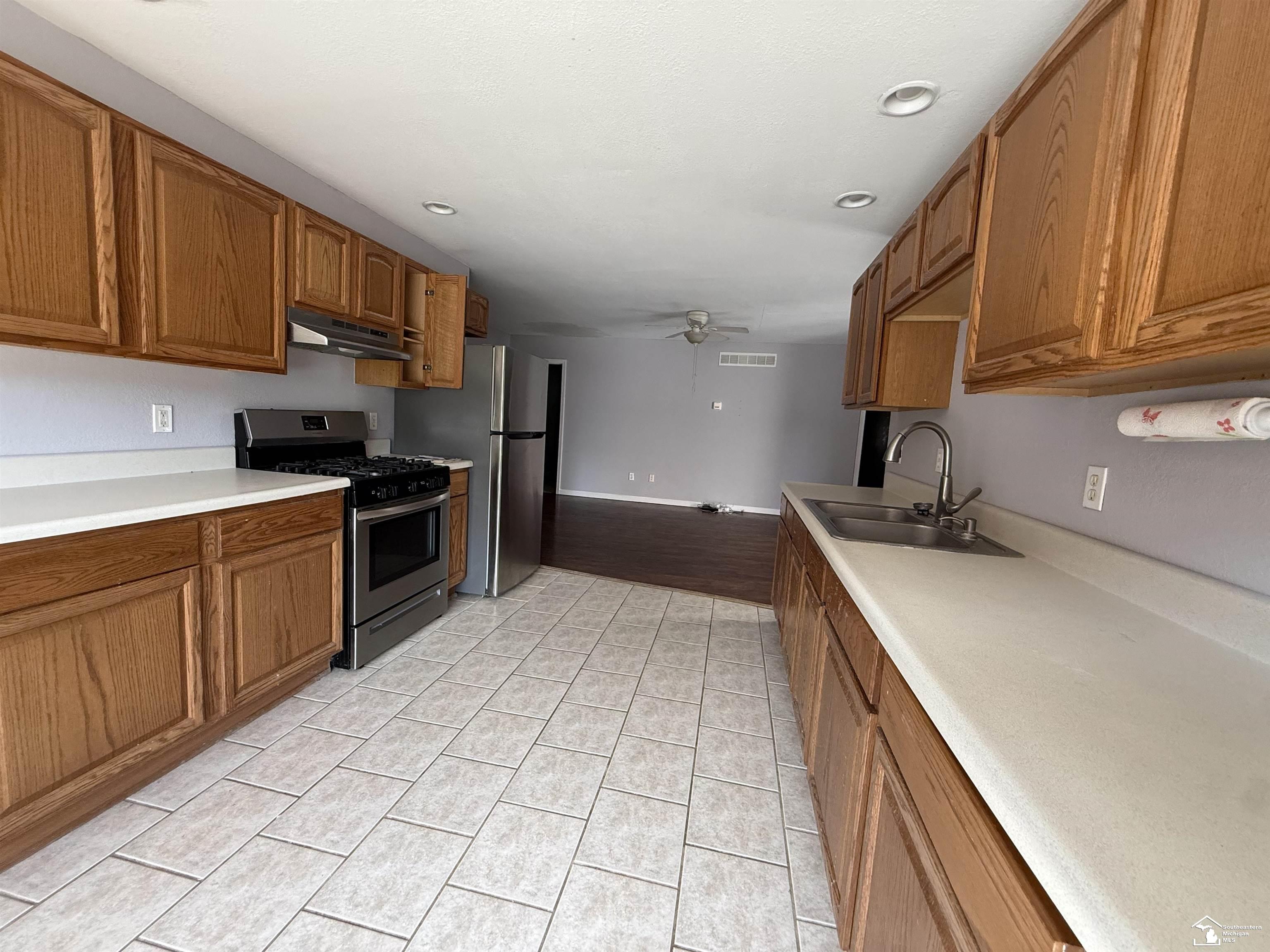 106 N Talbot Street Property Photo 5