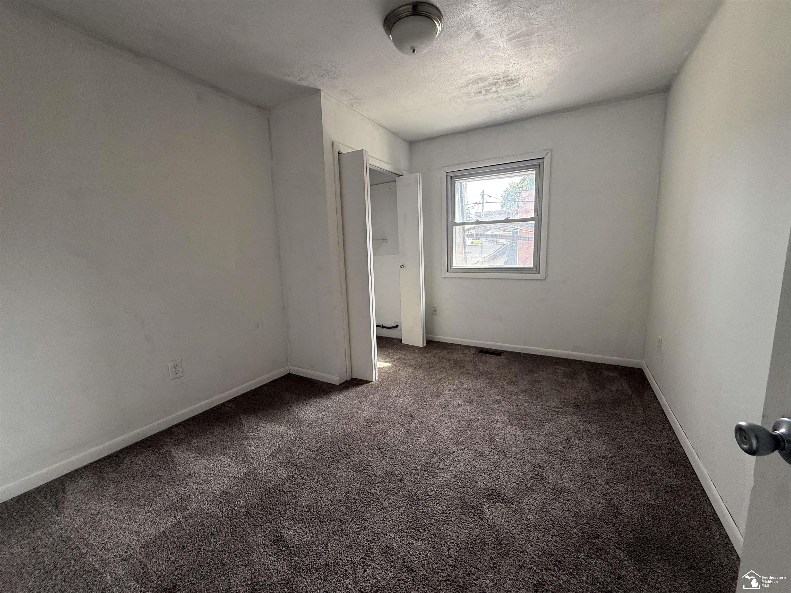 106 N Talbot Street Property Photo 9