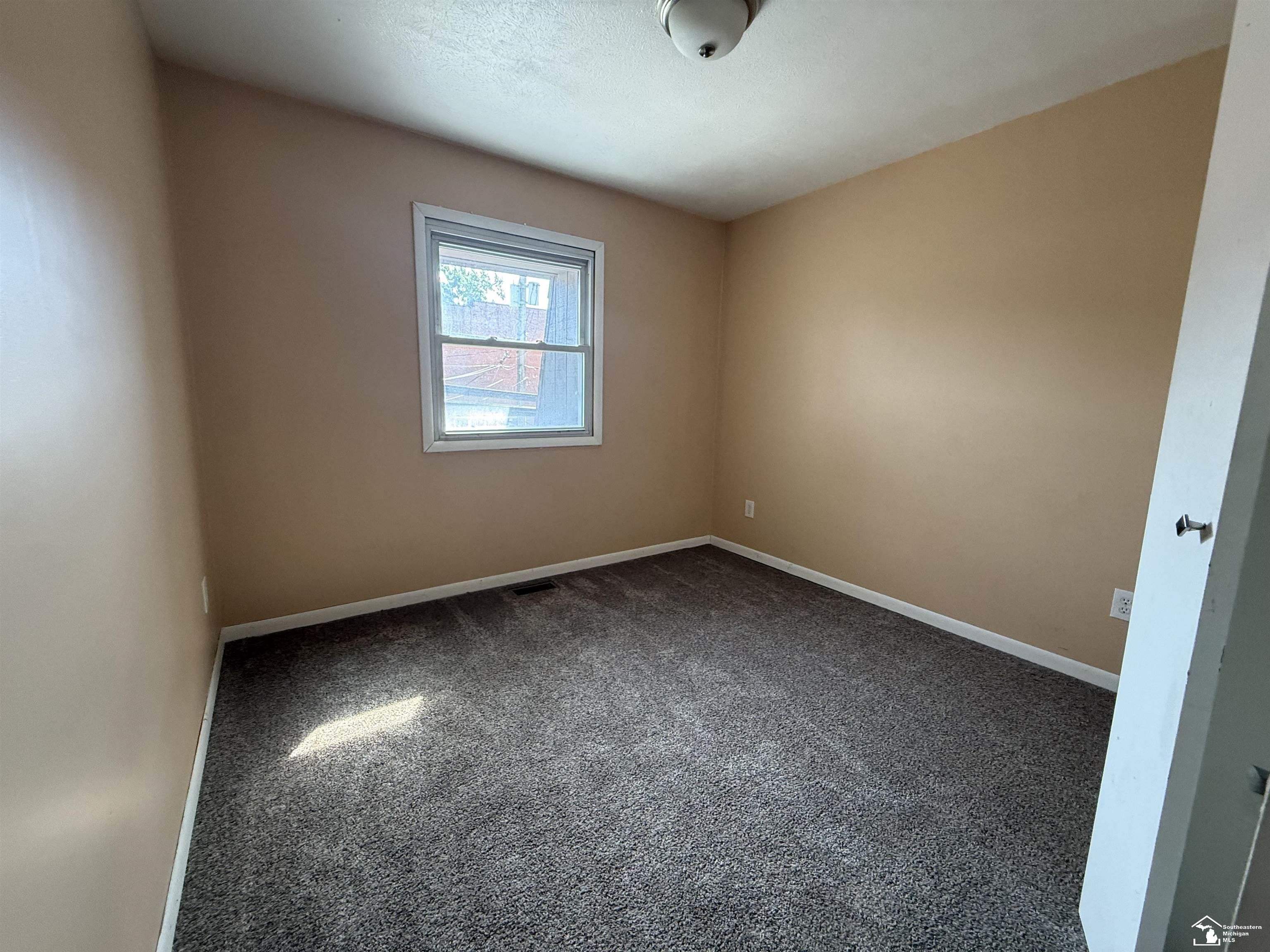106 N Talbot Street Property Photo 10