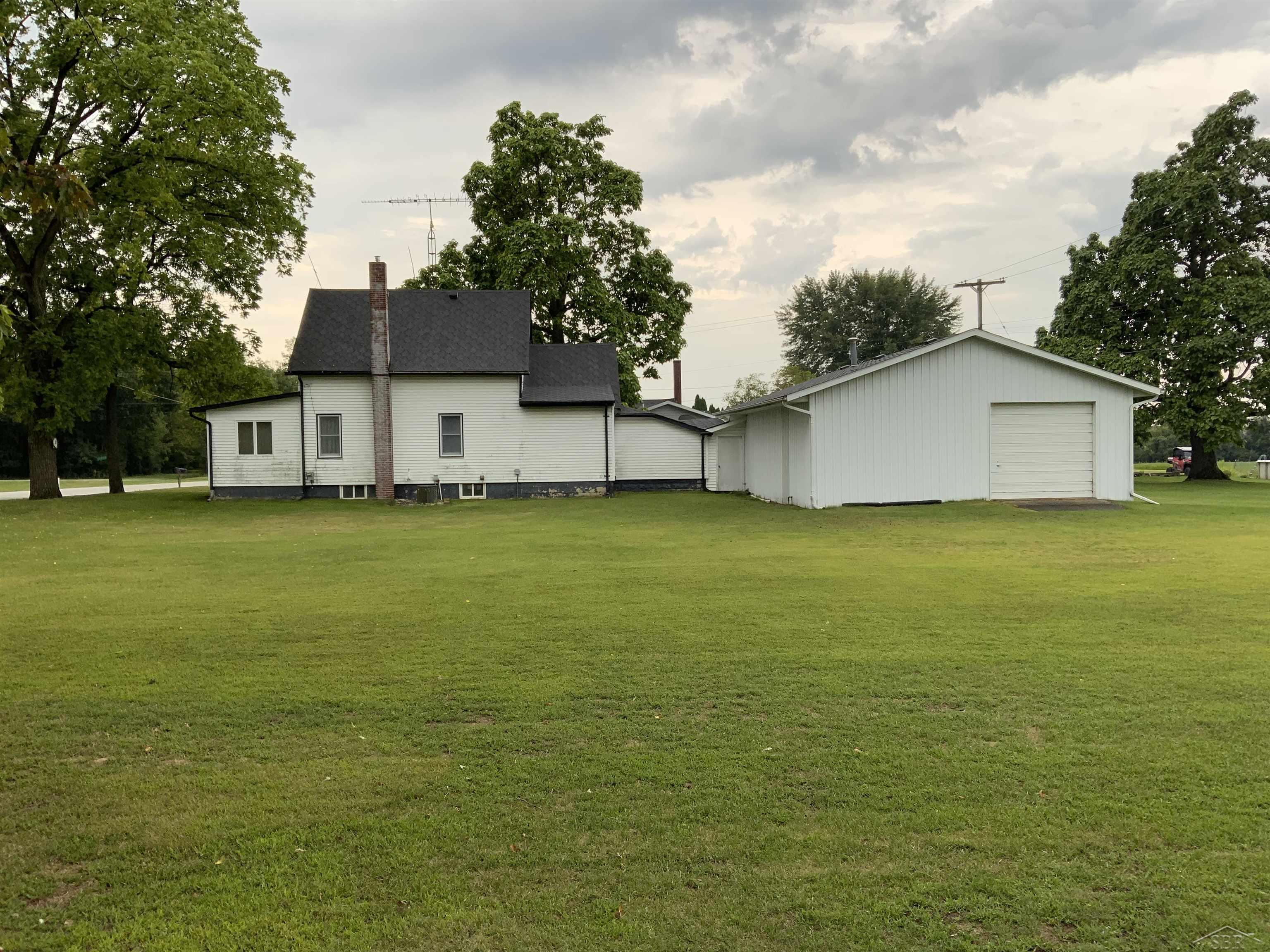 11620 Maple Road Property Photo 4