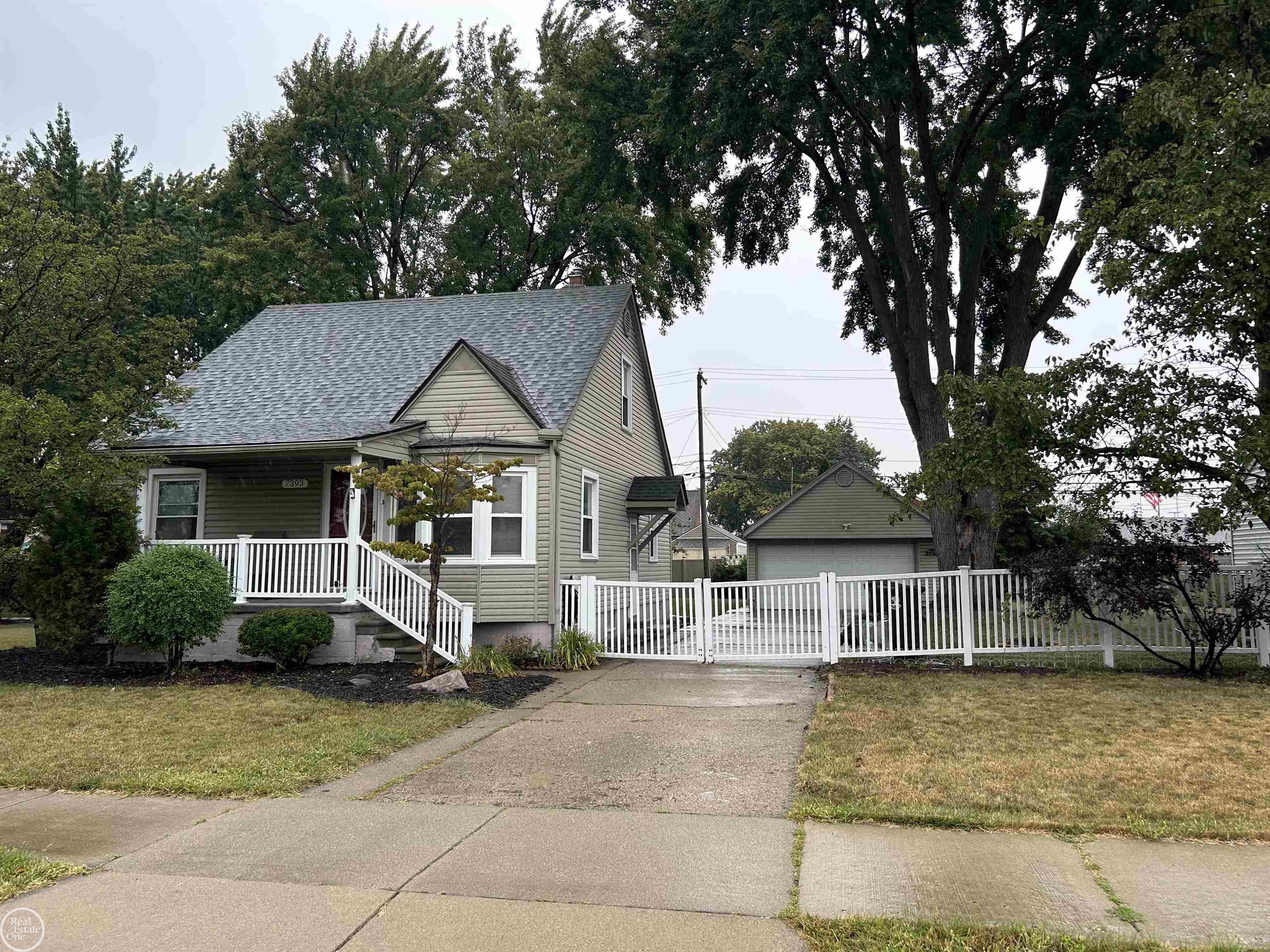 7393 Dale Street Property Photo 1