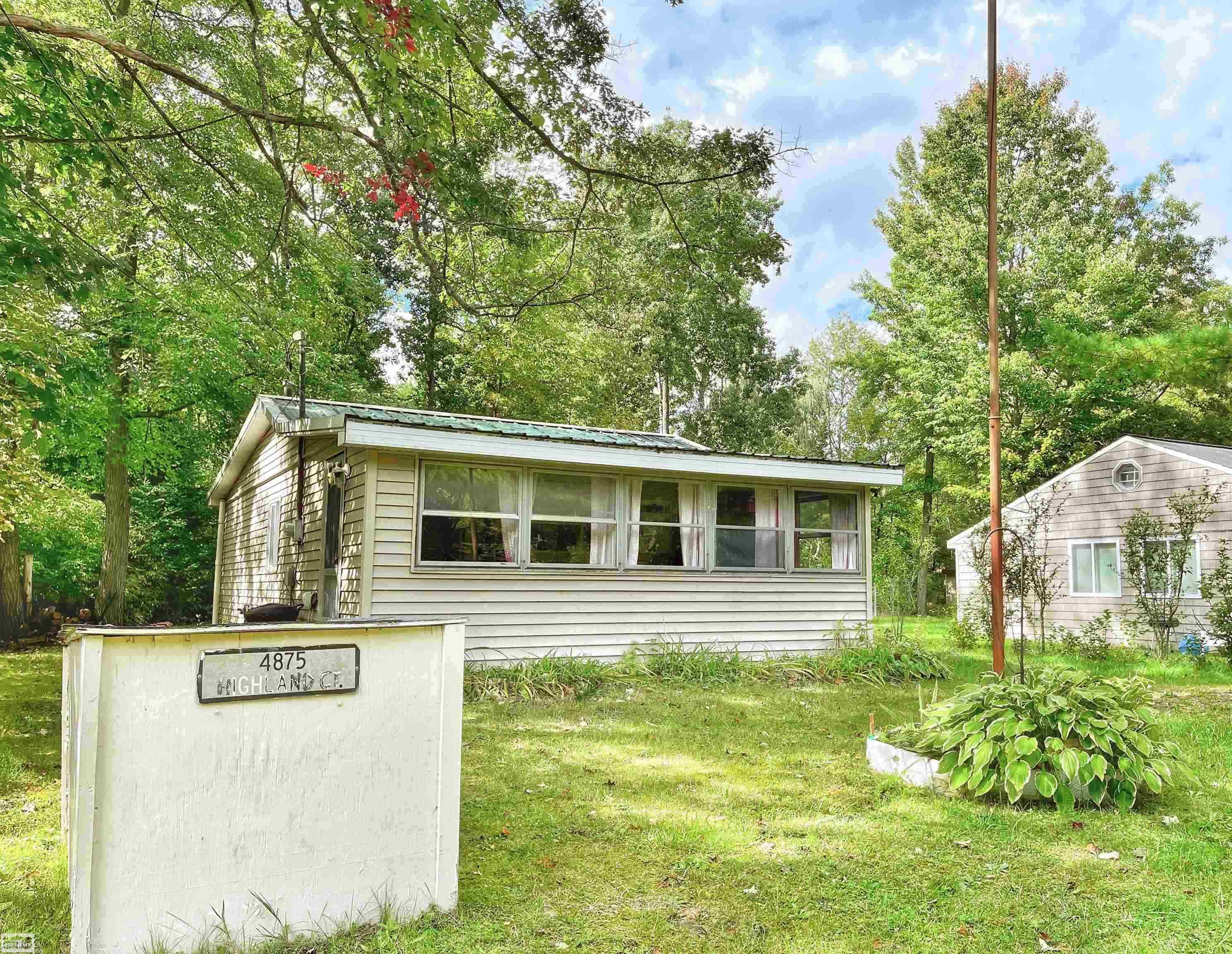 4875 Highland Court Property Photo 1