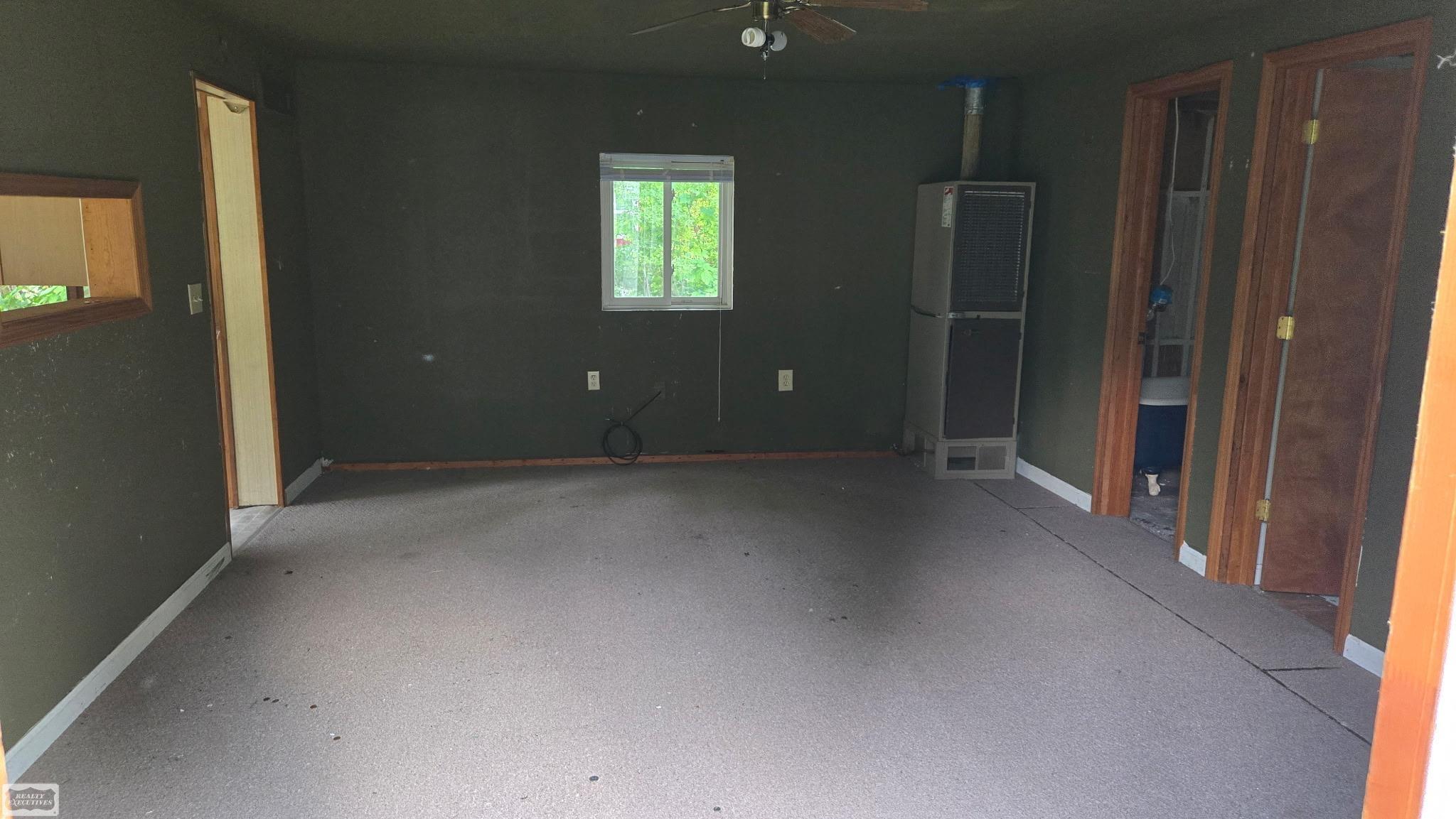 4875 Highland Court Property Photo 6