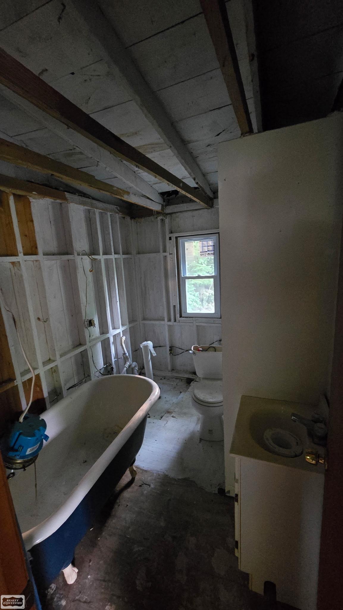 4875 Highland Court Property Photo 7