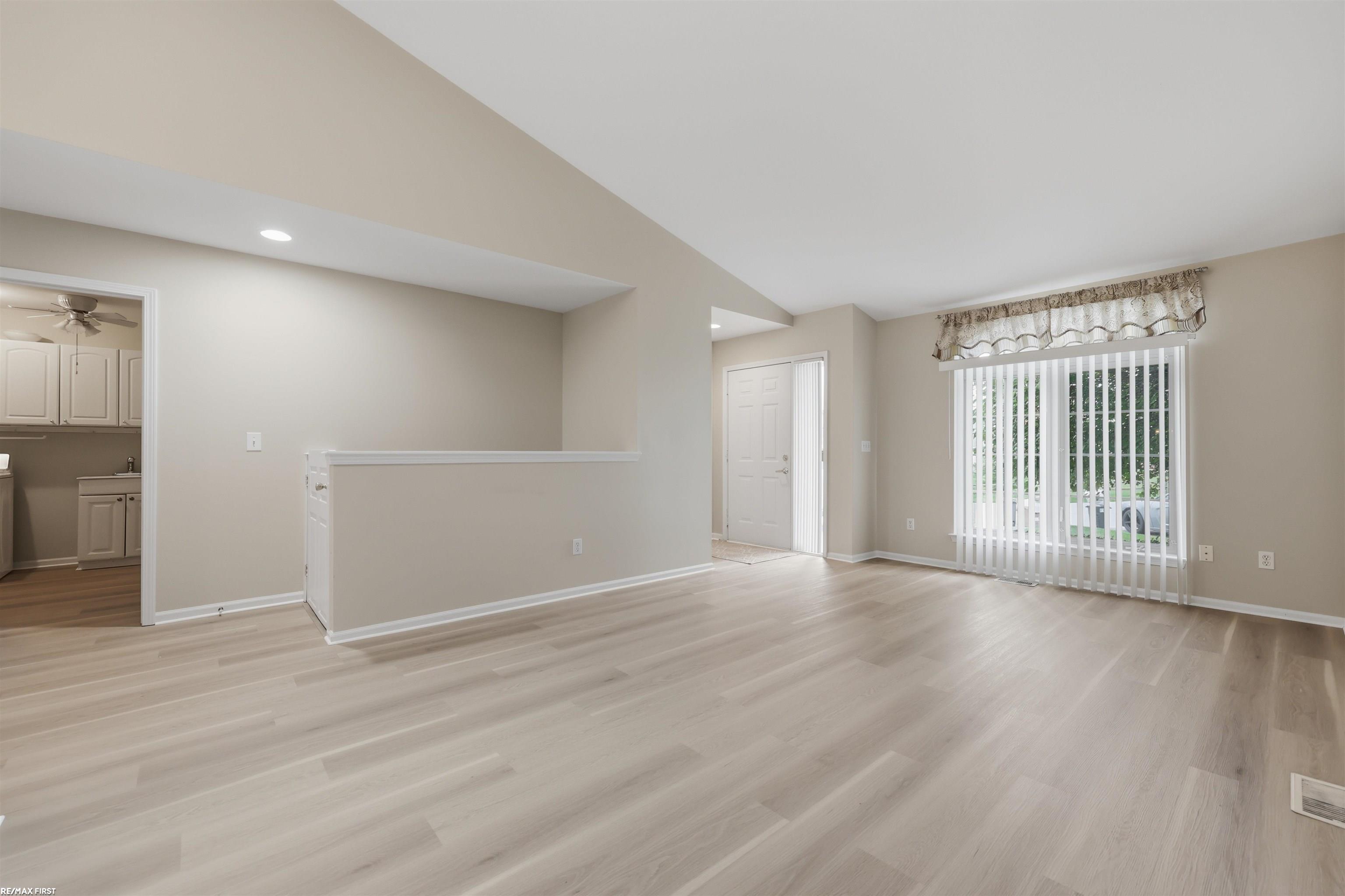 46201 Bentley Circle Property Photo 5