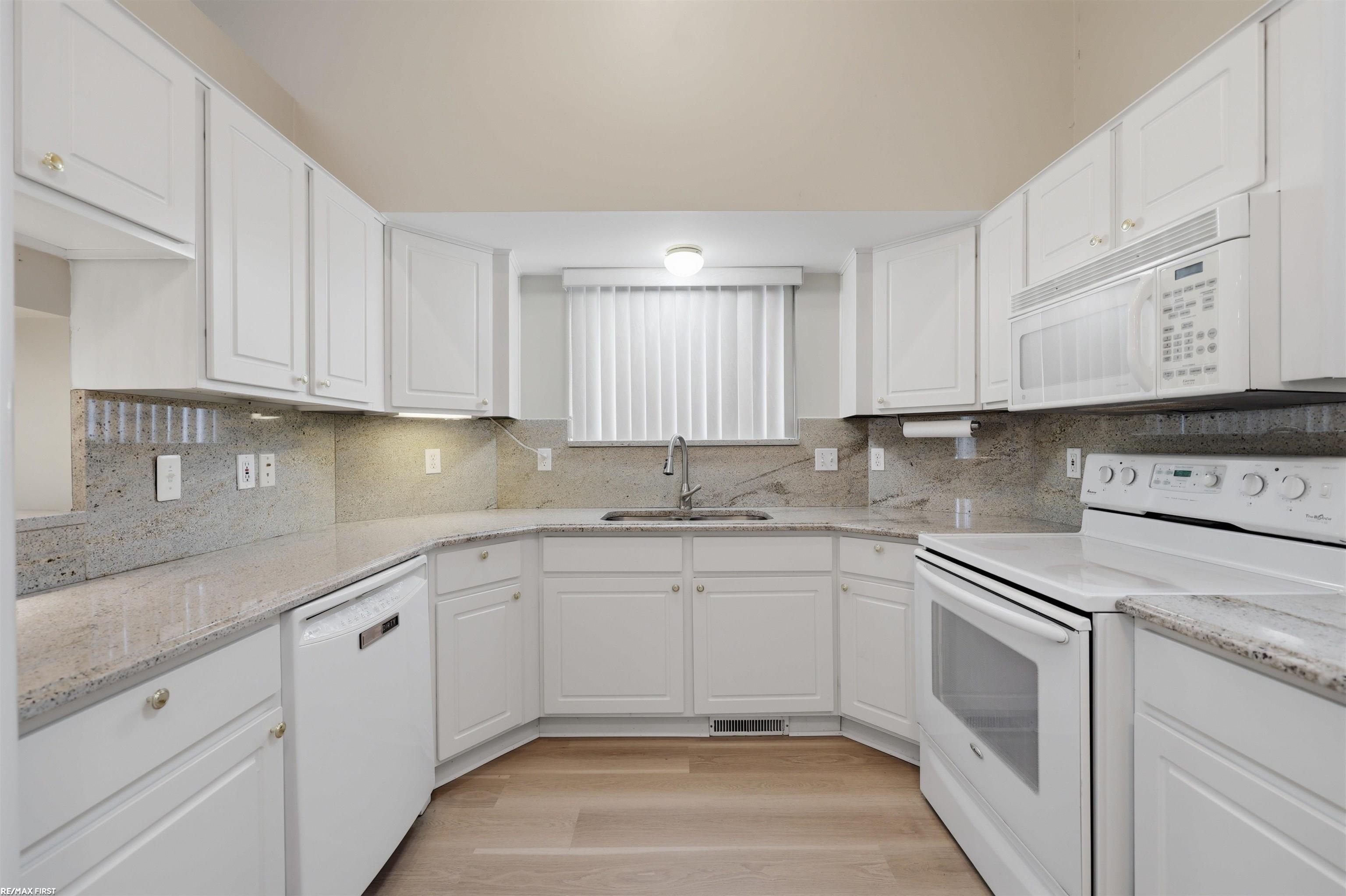 46201 Bentley Circle Property Photo 11