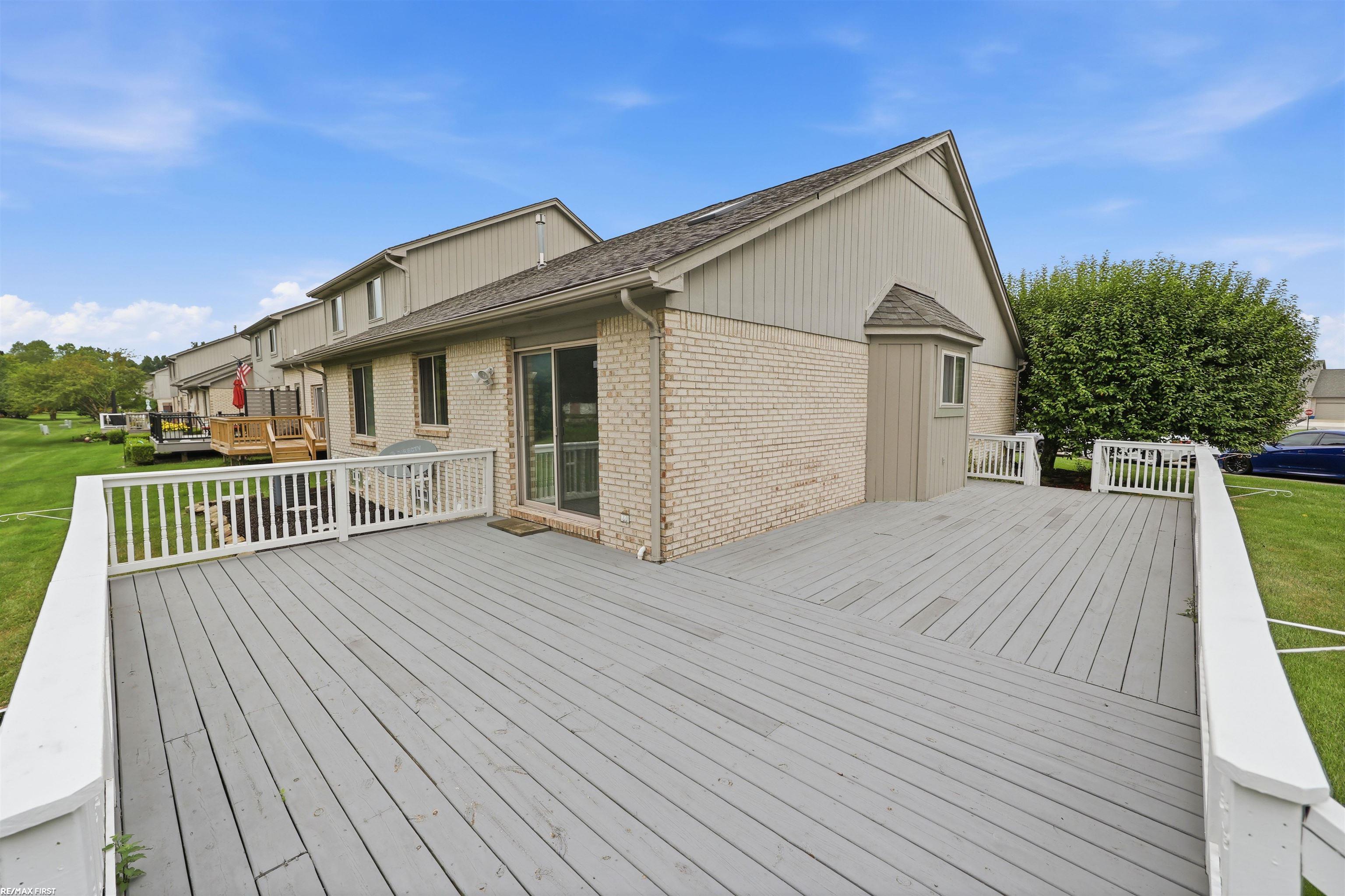 46201 Bentley Circle Property Photo 32
