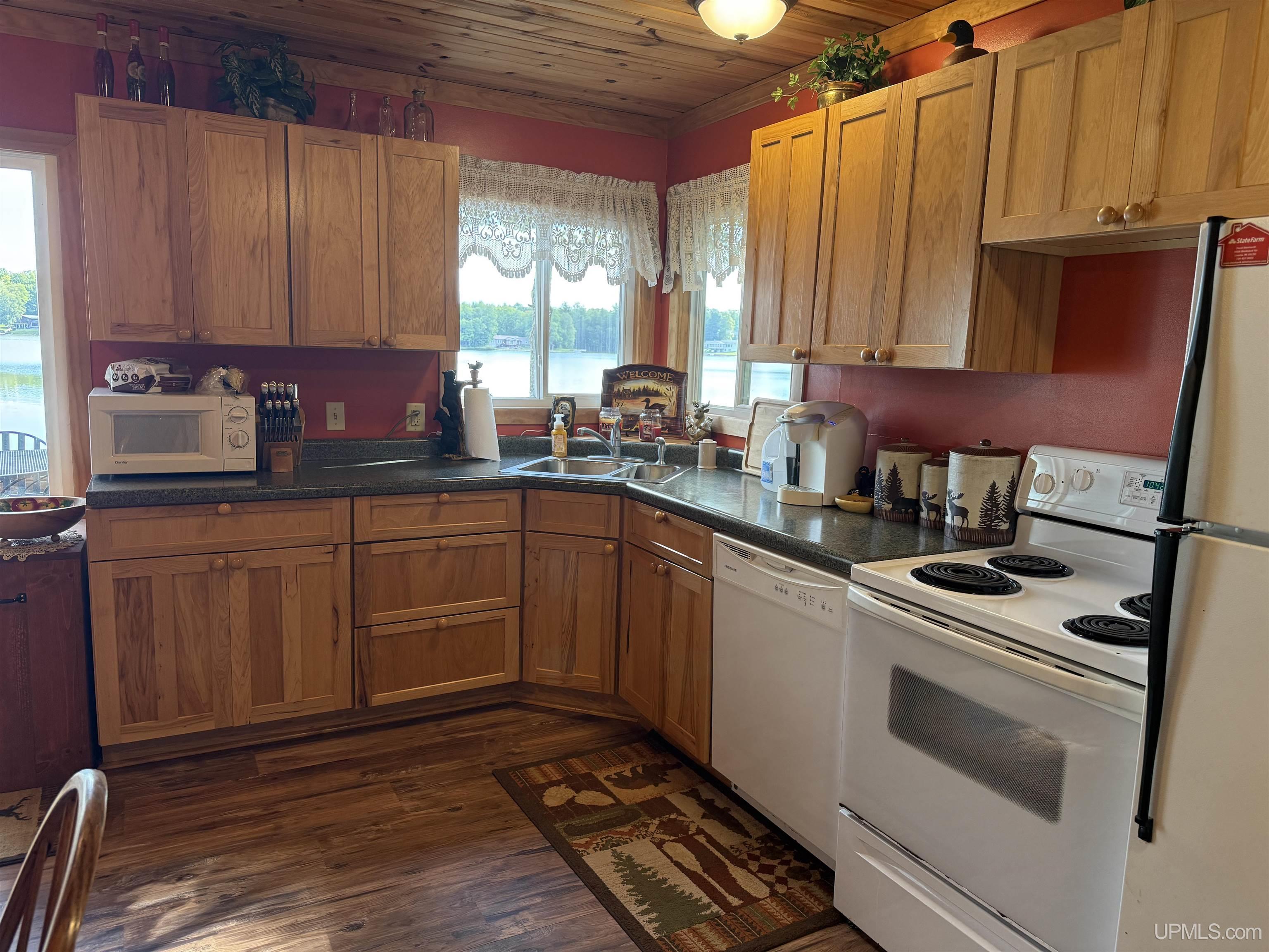 N3820 Hayward Road Property Photo 4