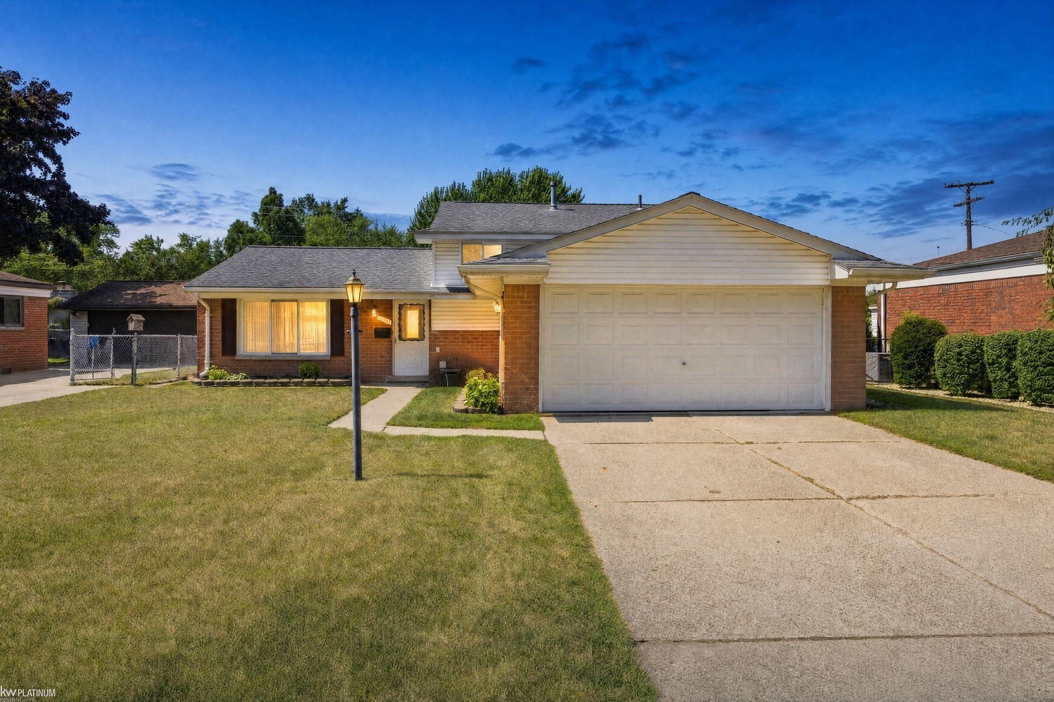 39159 Muriel Drive Property Photo 1