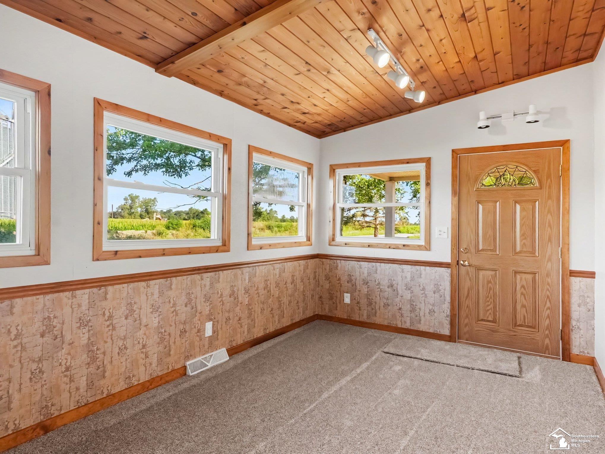 11484 Dennison Road Property Photo 3